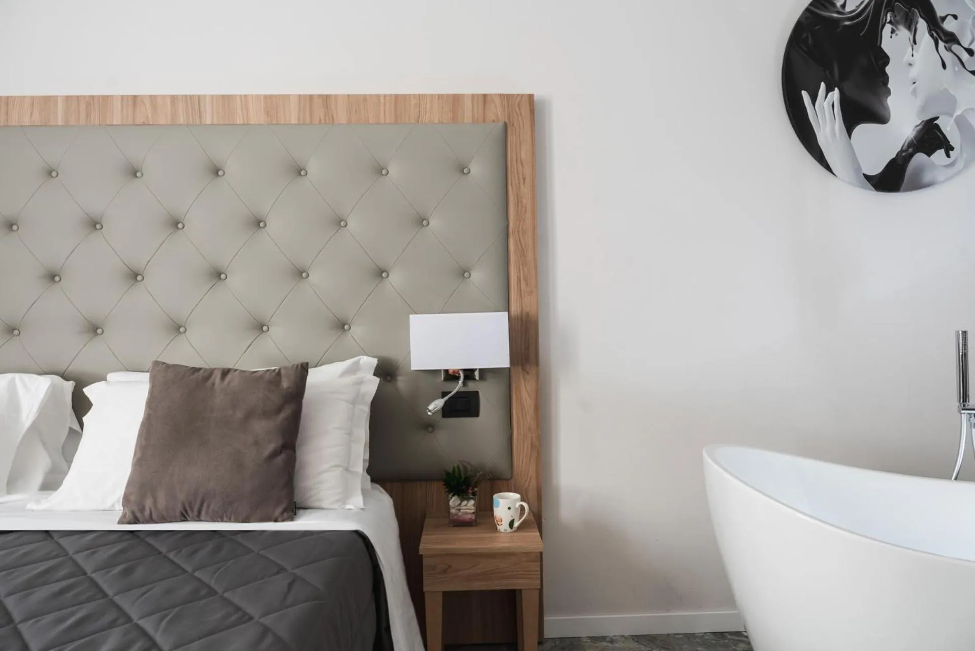 Photo of the whole room, Bed in Hotel Re Enzo