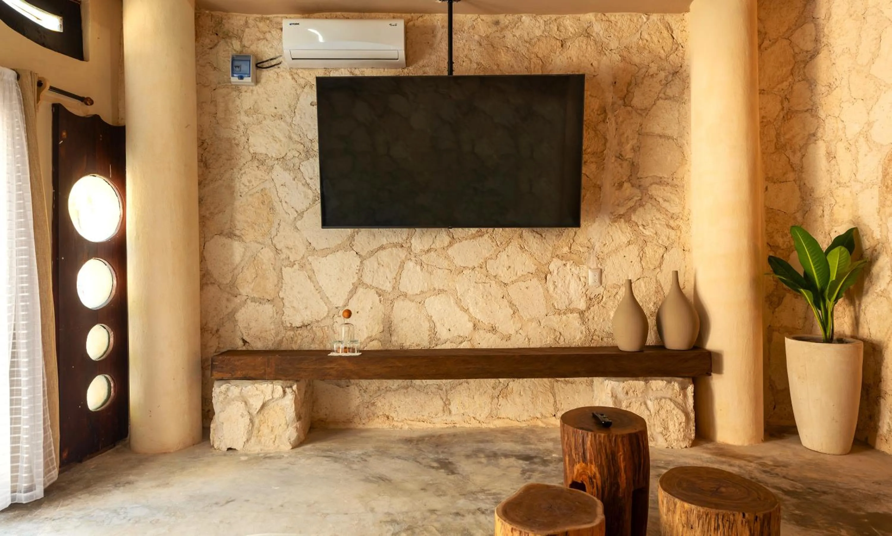 TV and multimedia in Alquimia Hotel Boutique