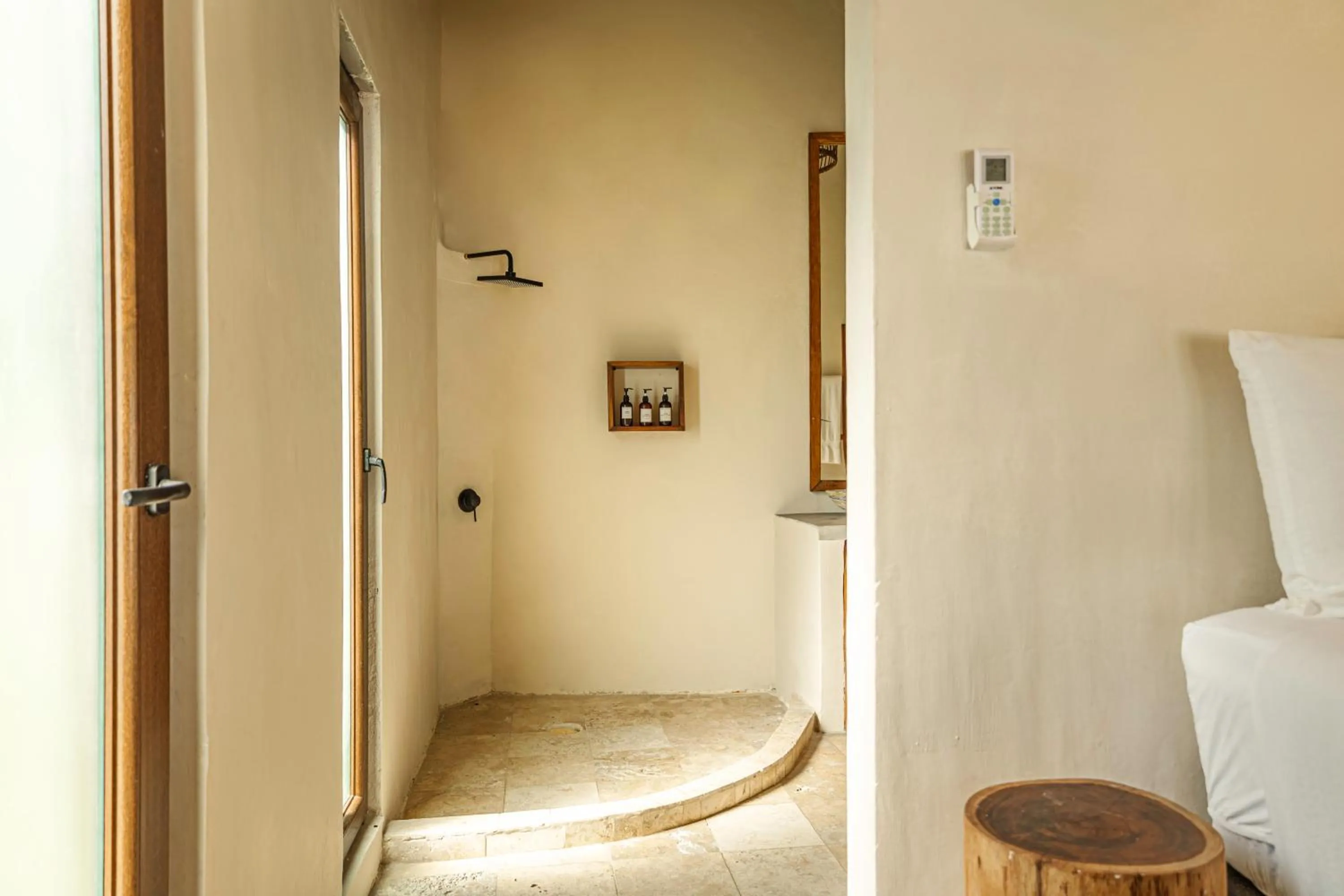 Shower, Bed in Alquimia Hotel Boutique