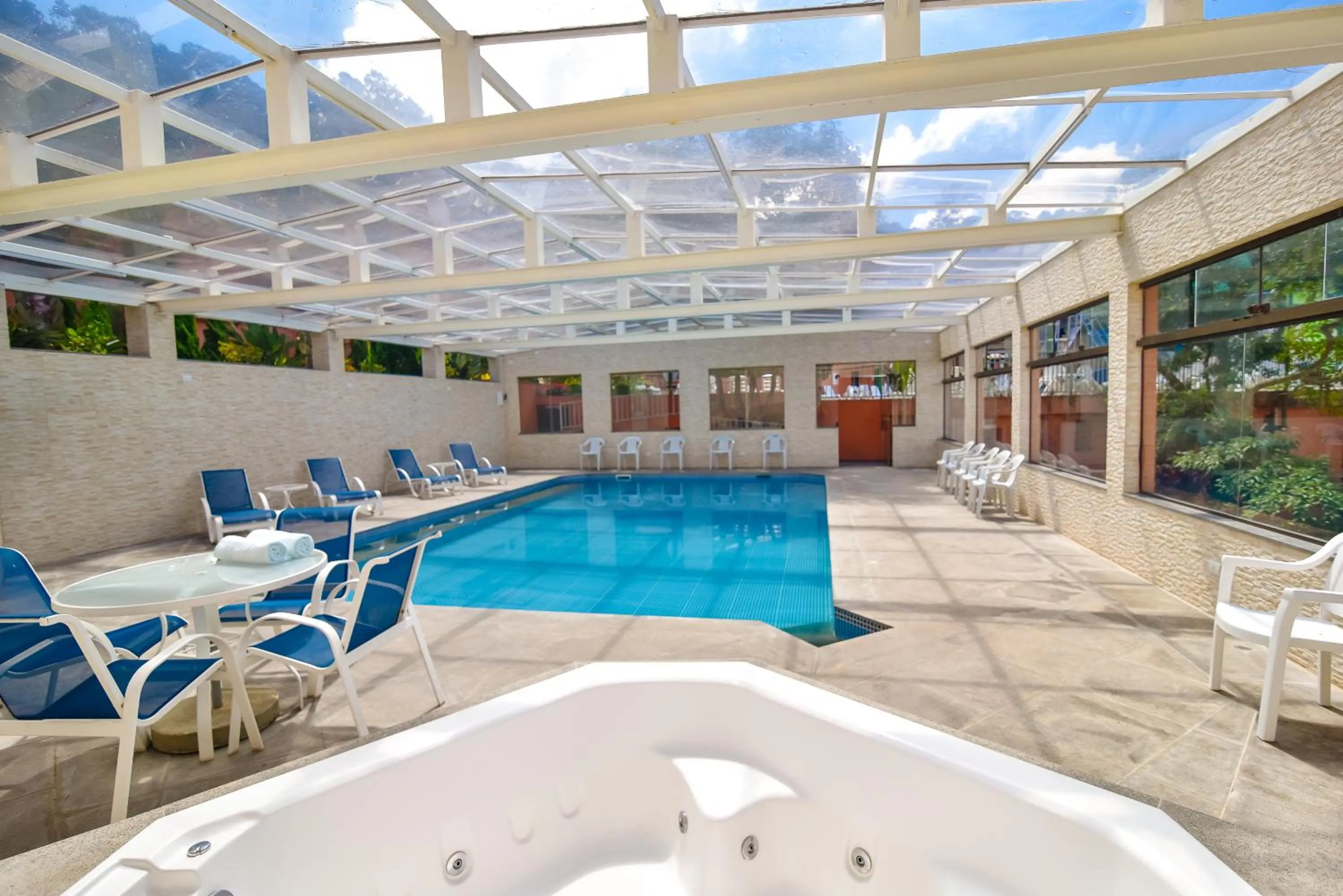 Swimming pool in Hotel Refúgio Vista Serrana