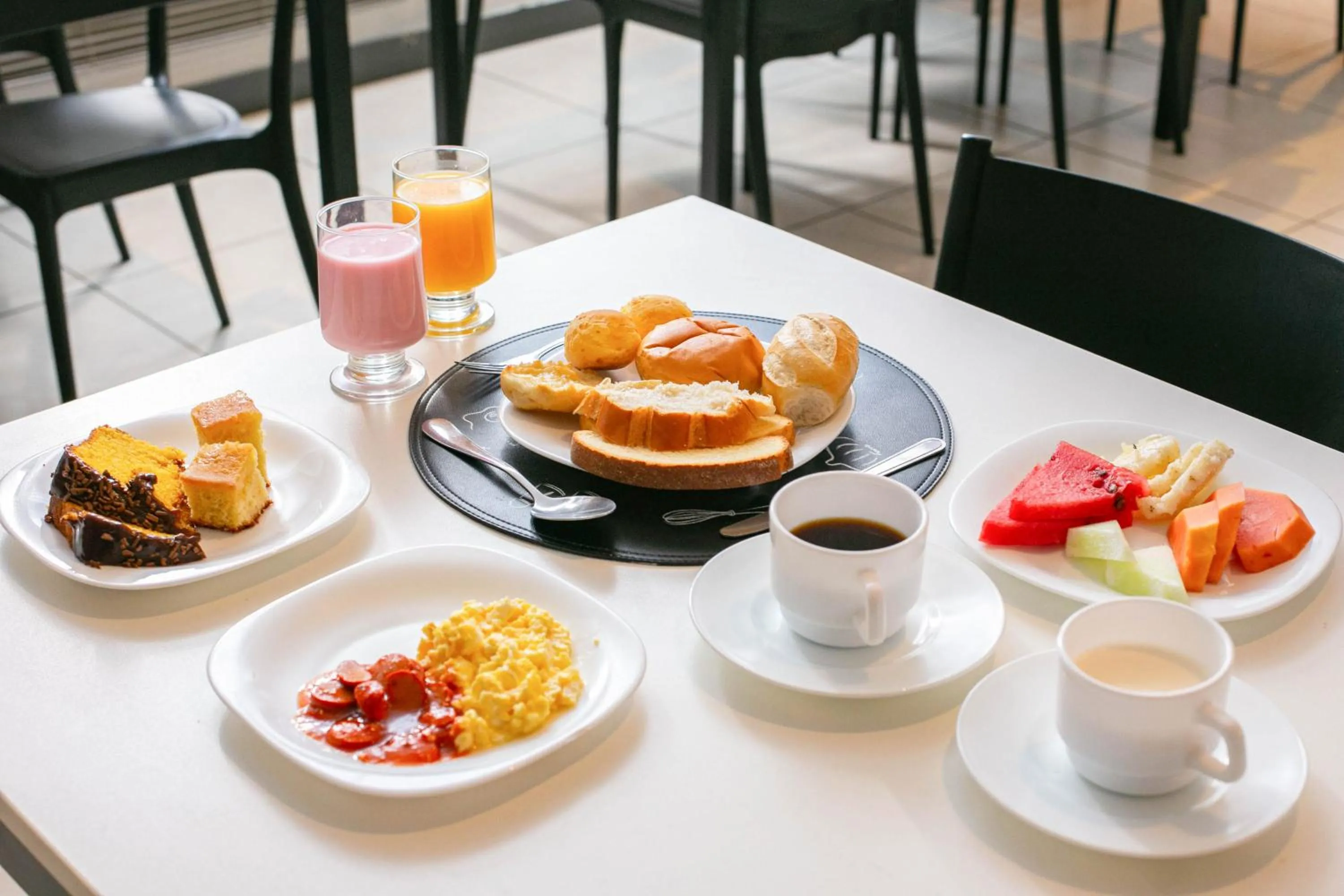 Breakfast in I-Hotel Piracicaba