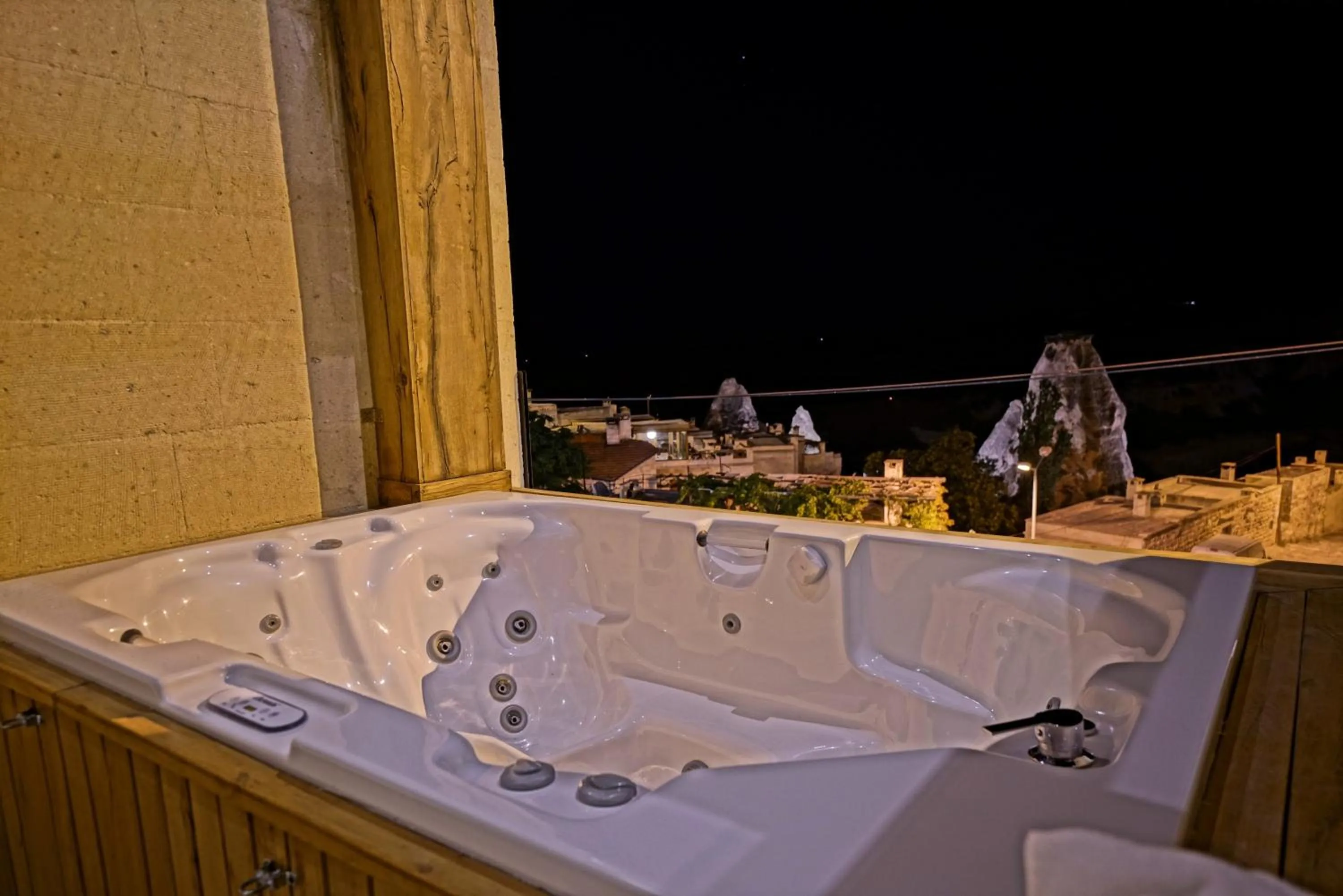 Hot Tub in Kappadoks Cave Hotel