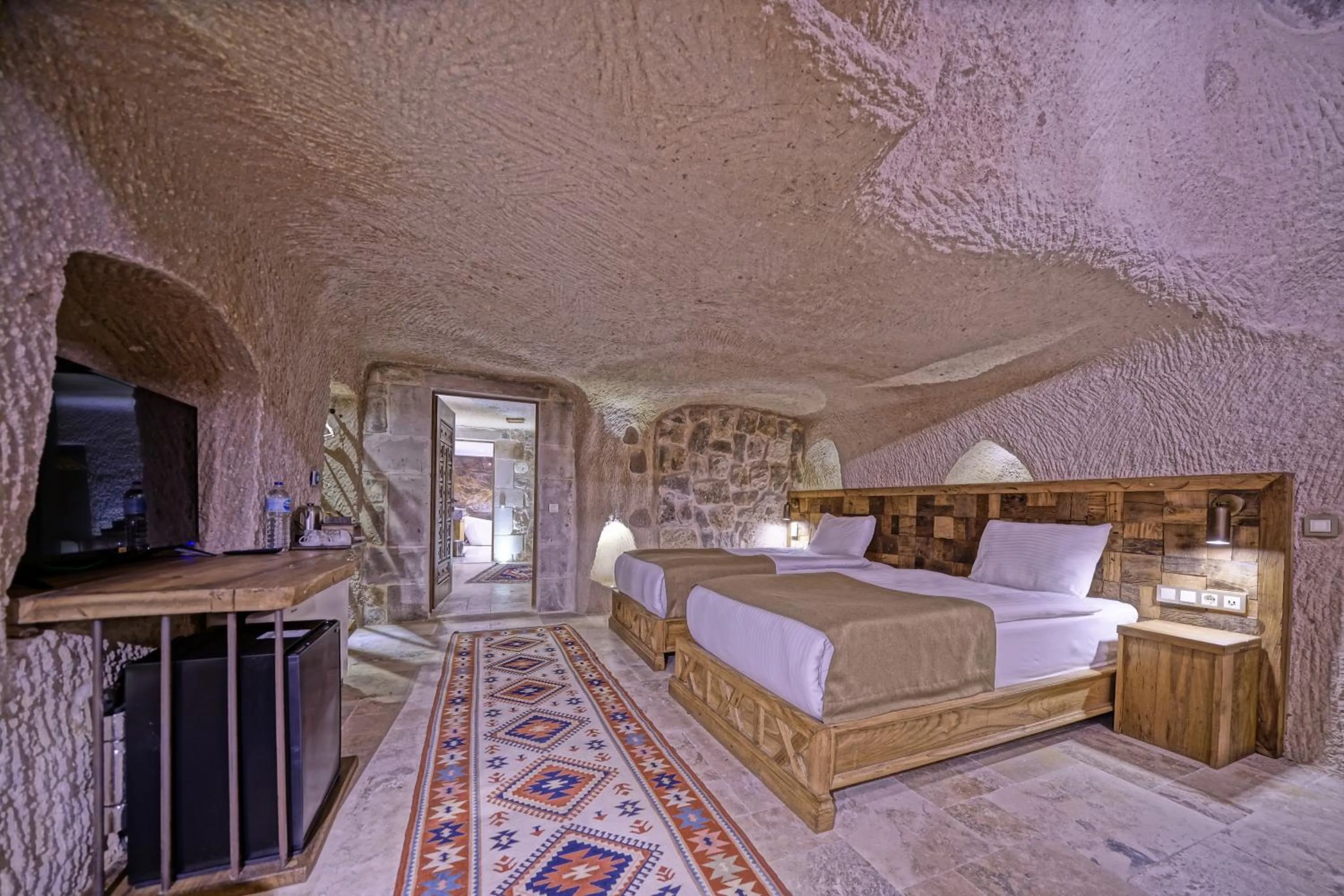 Photo of the whole room, Bed in Kappadoks Cave Hotel