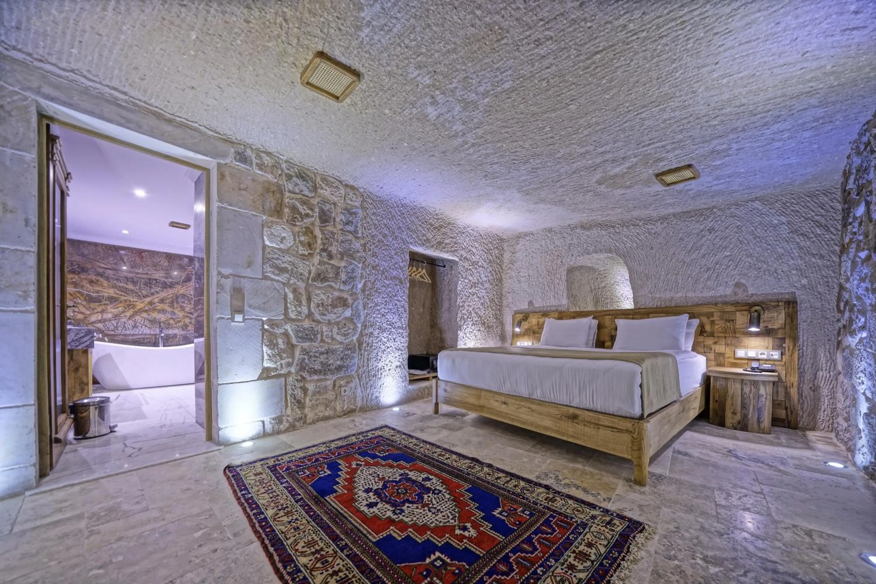 Massage, Bed in Kappadoks Cave Hotel