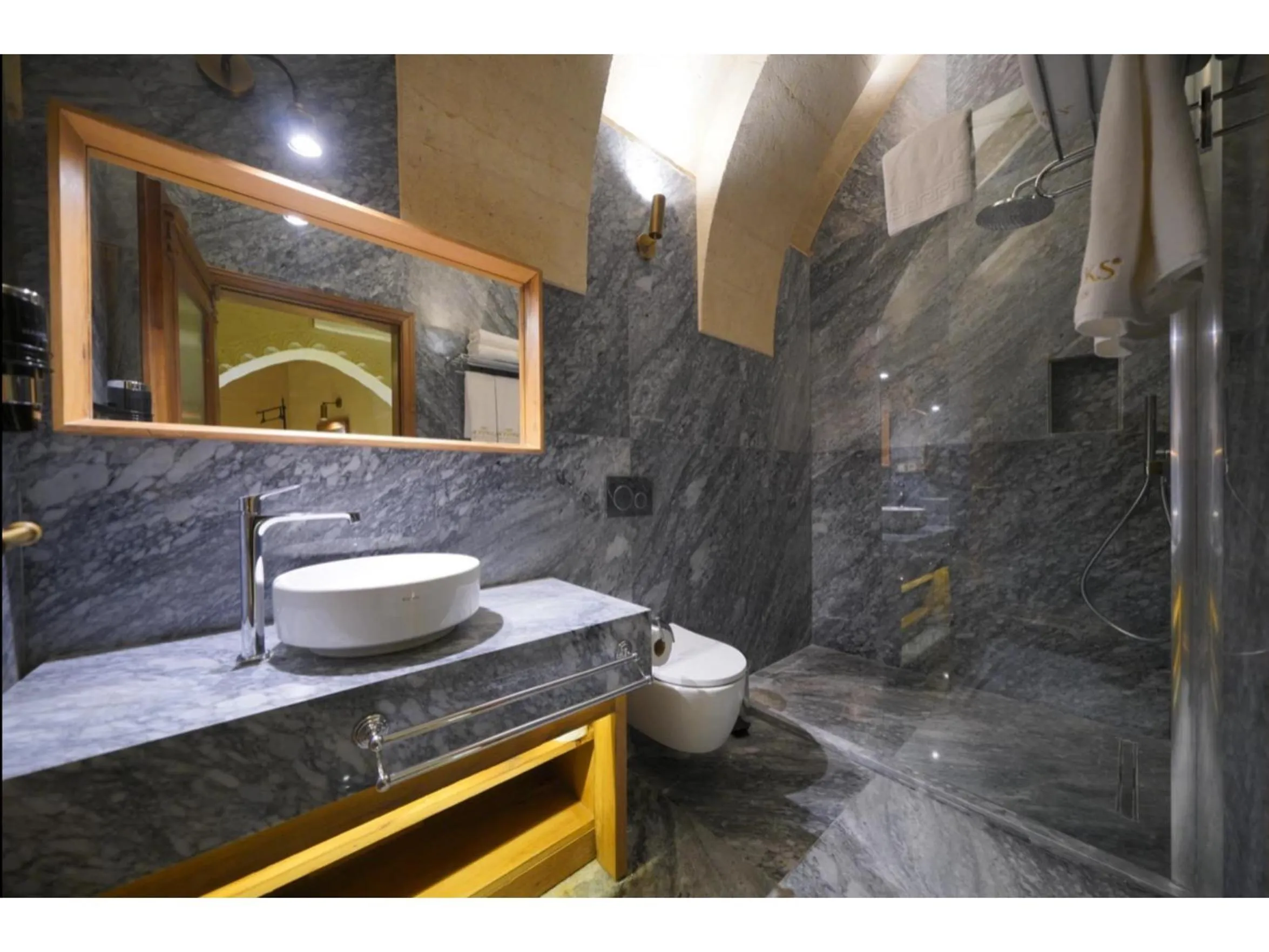 Shower in Kappadoks Cave Hotel