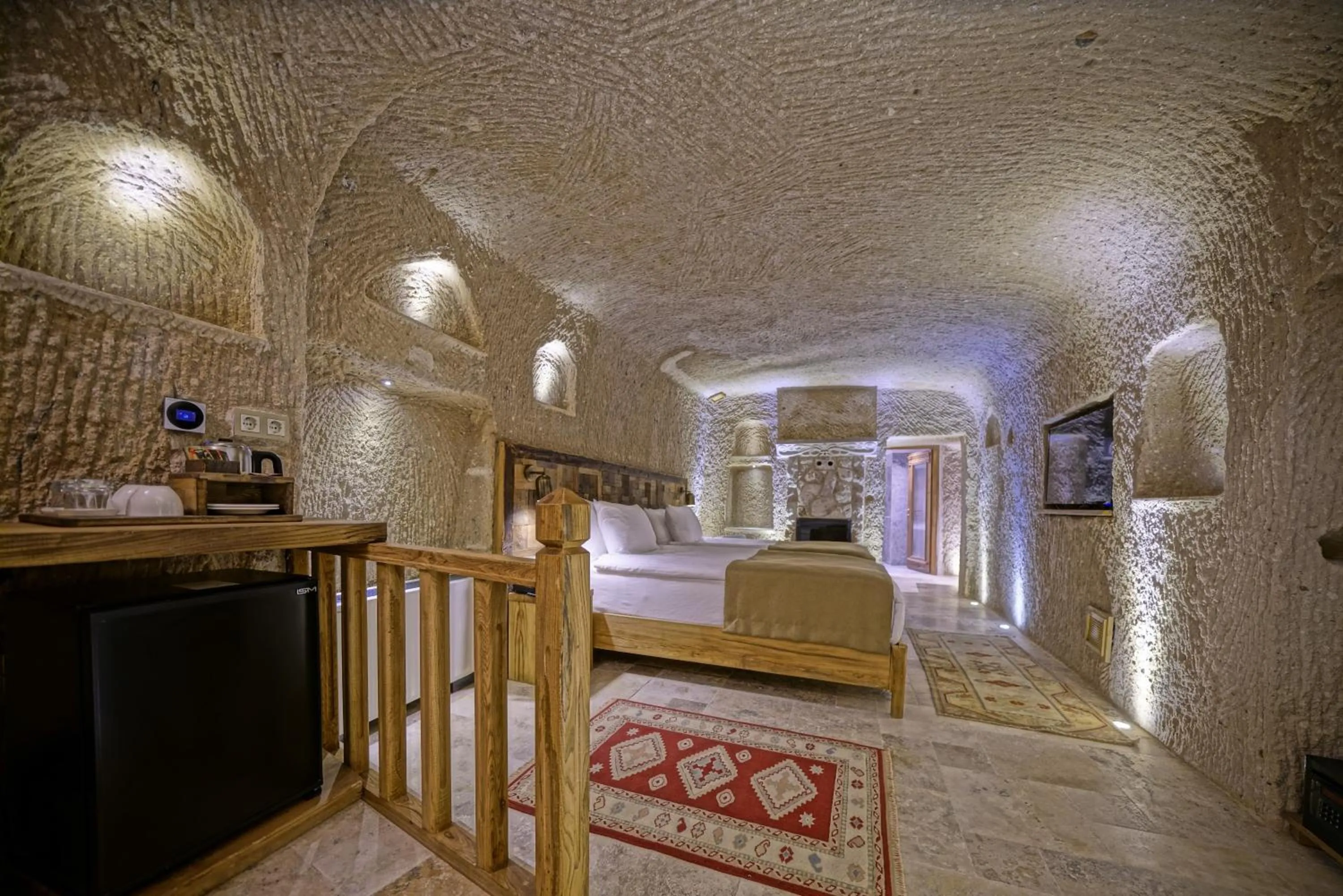 Photo of the whole room, Bed in Kappadoks Cave Hotel
