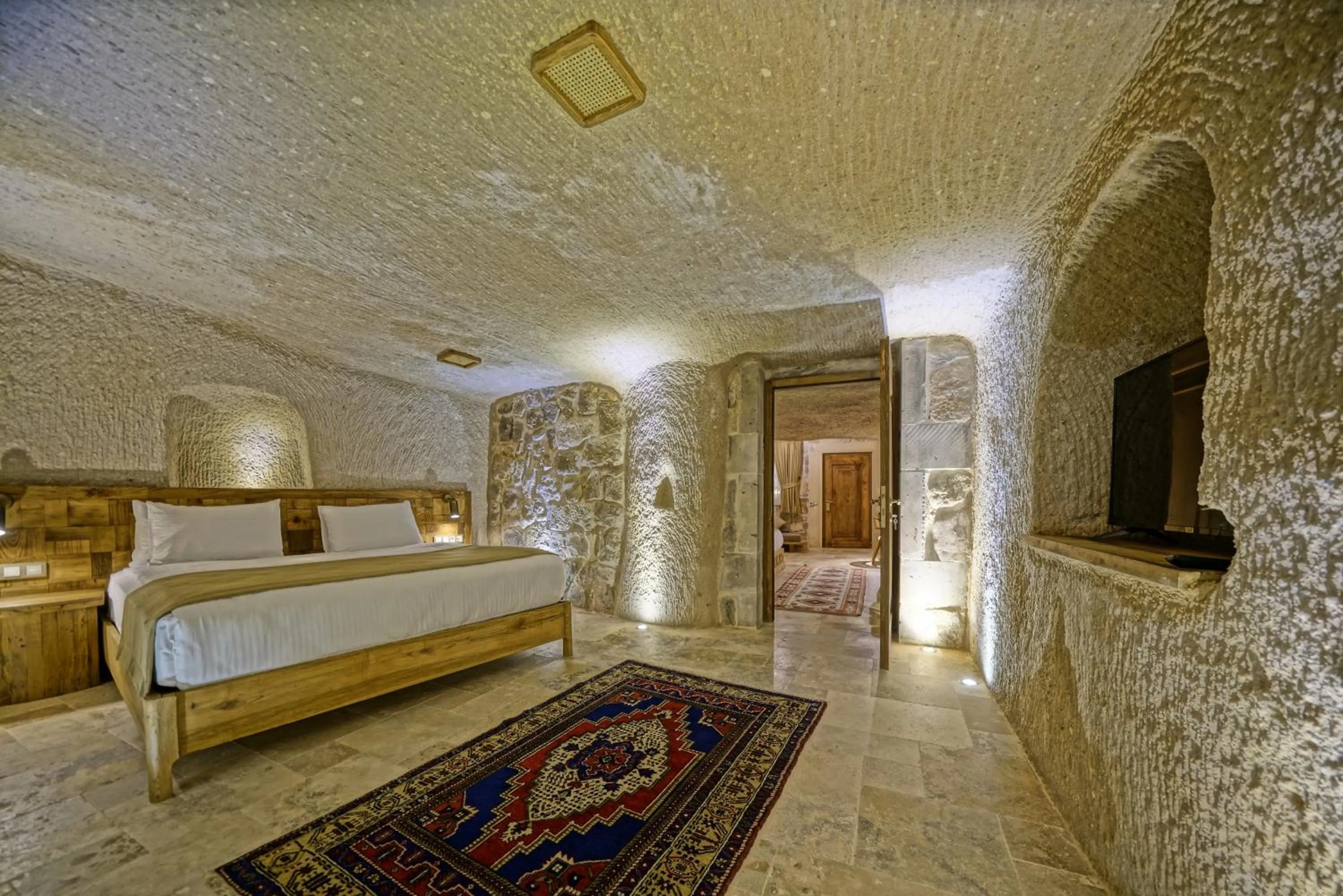 Bed in Kappadoks Cave Hotel