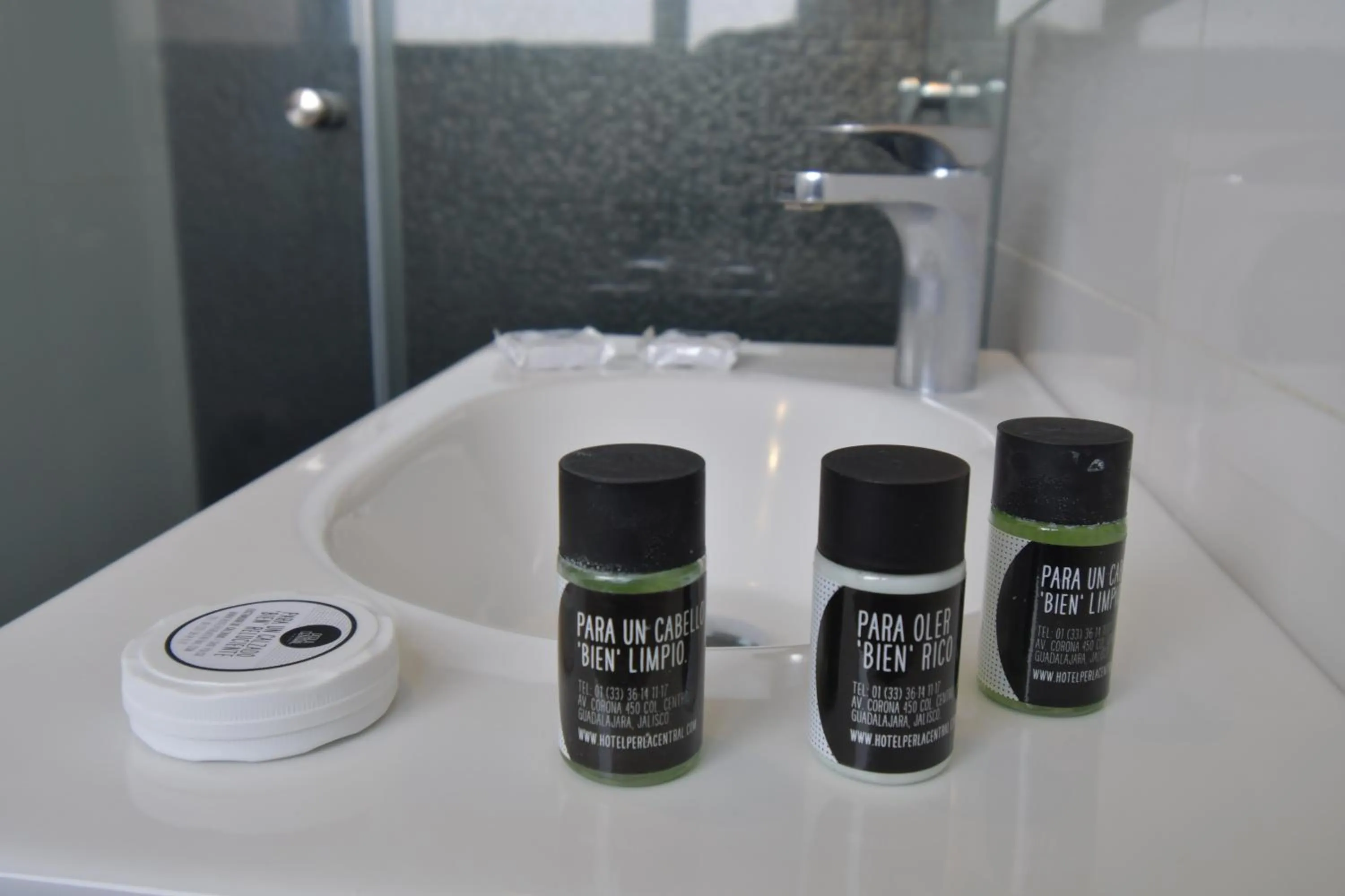 Bathroom in Hotel Perla Central