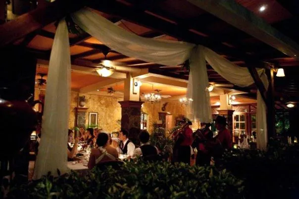 Restaurant/places to eat in Villa del Sueño