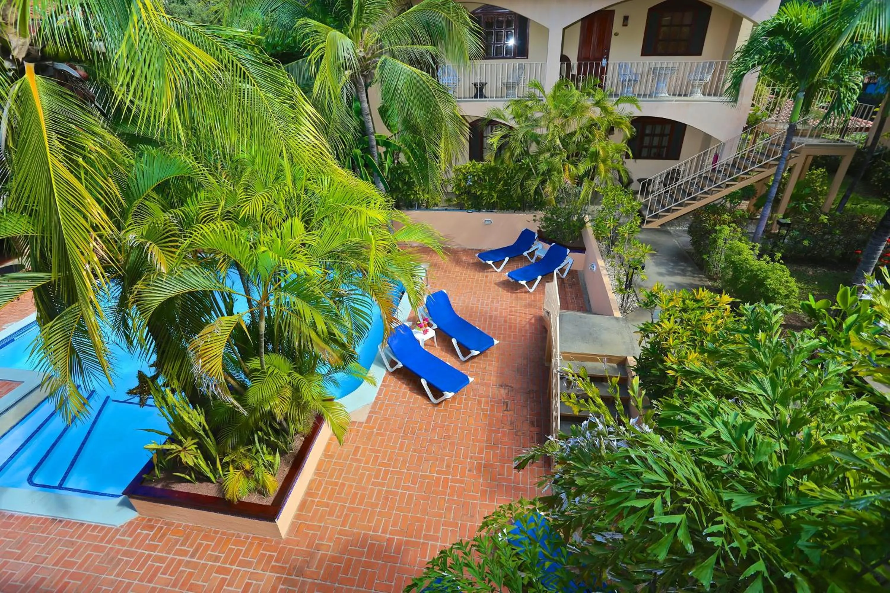 Pool view in Villa del Sueño