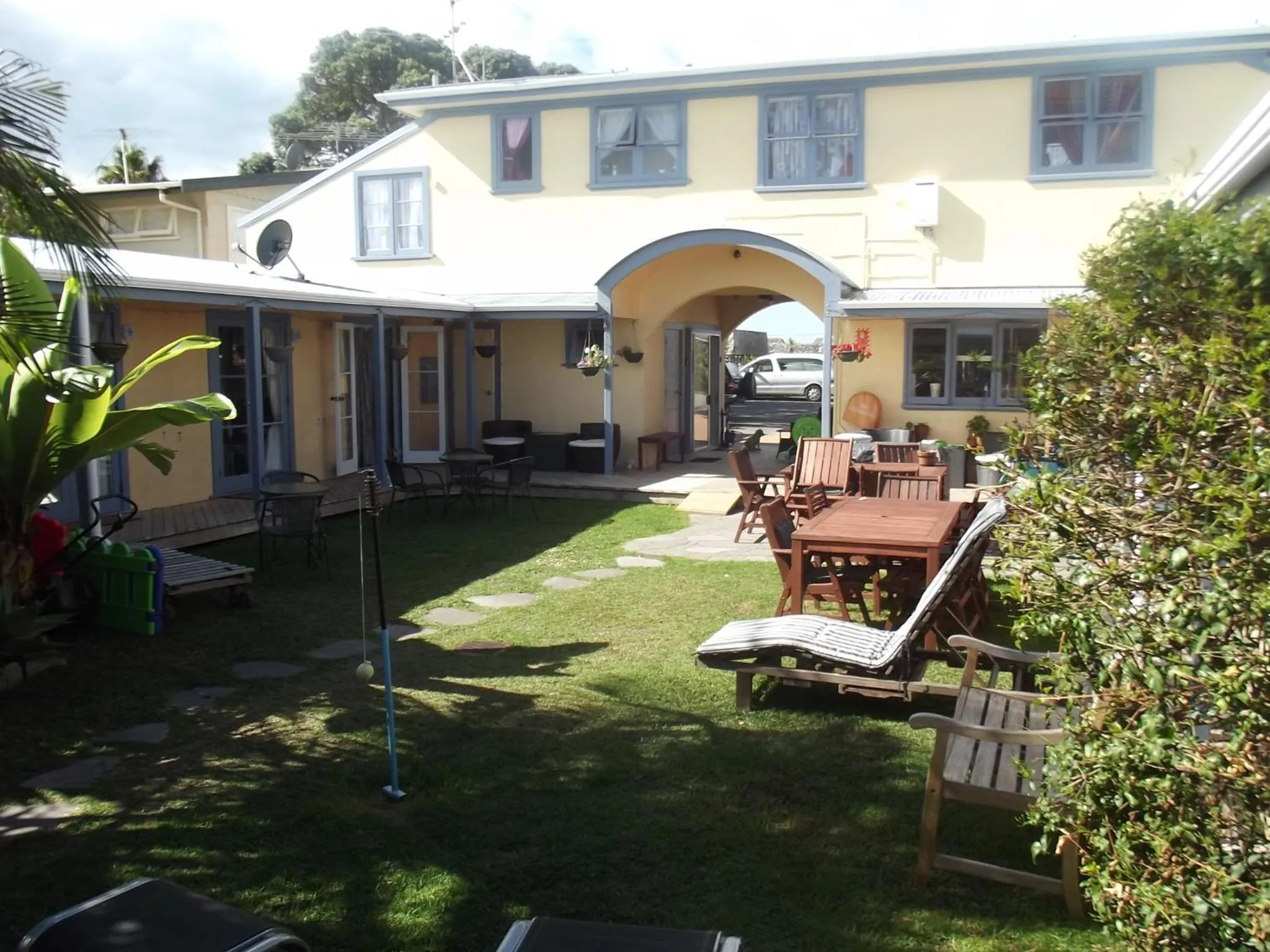 Facade/entrance, Property Building in Orewa Pillows Lodge