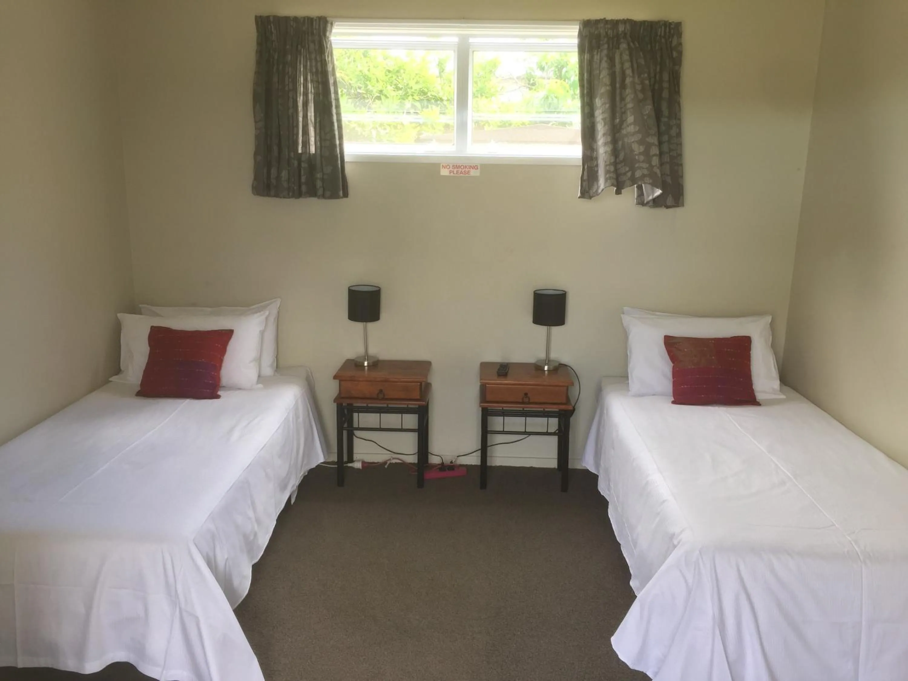 Photo of the whole room in Orewa Pillows Lodge