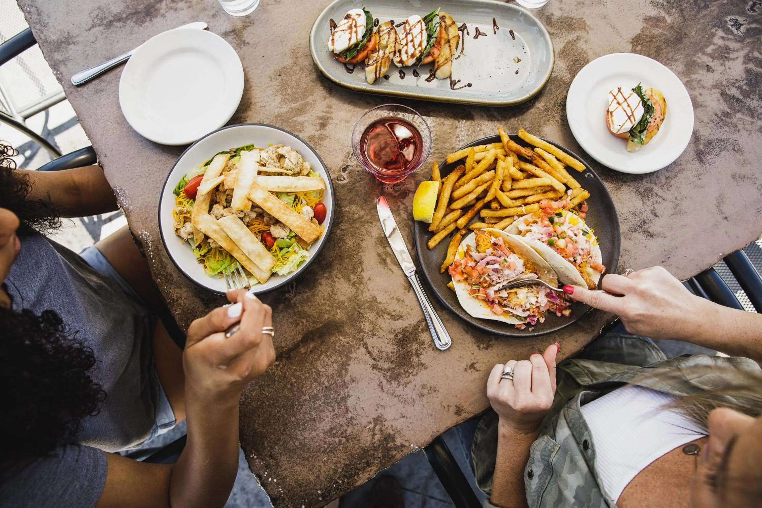 Restaurant/places to eat in Ninepipes Lodge