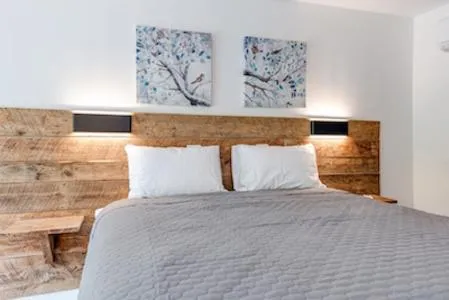 Bedroom in Heart of the Valley Motel