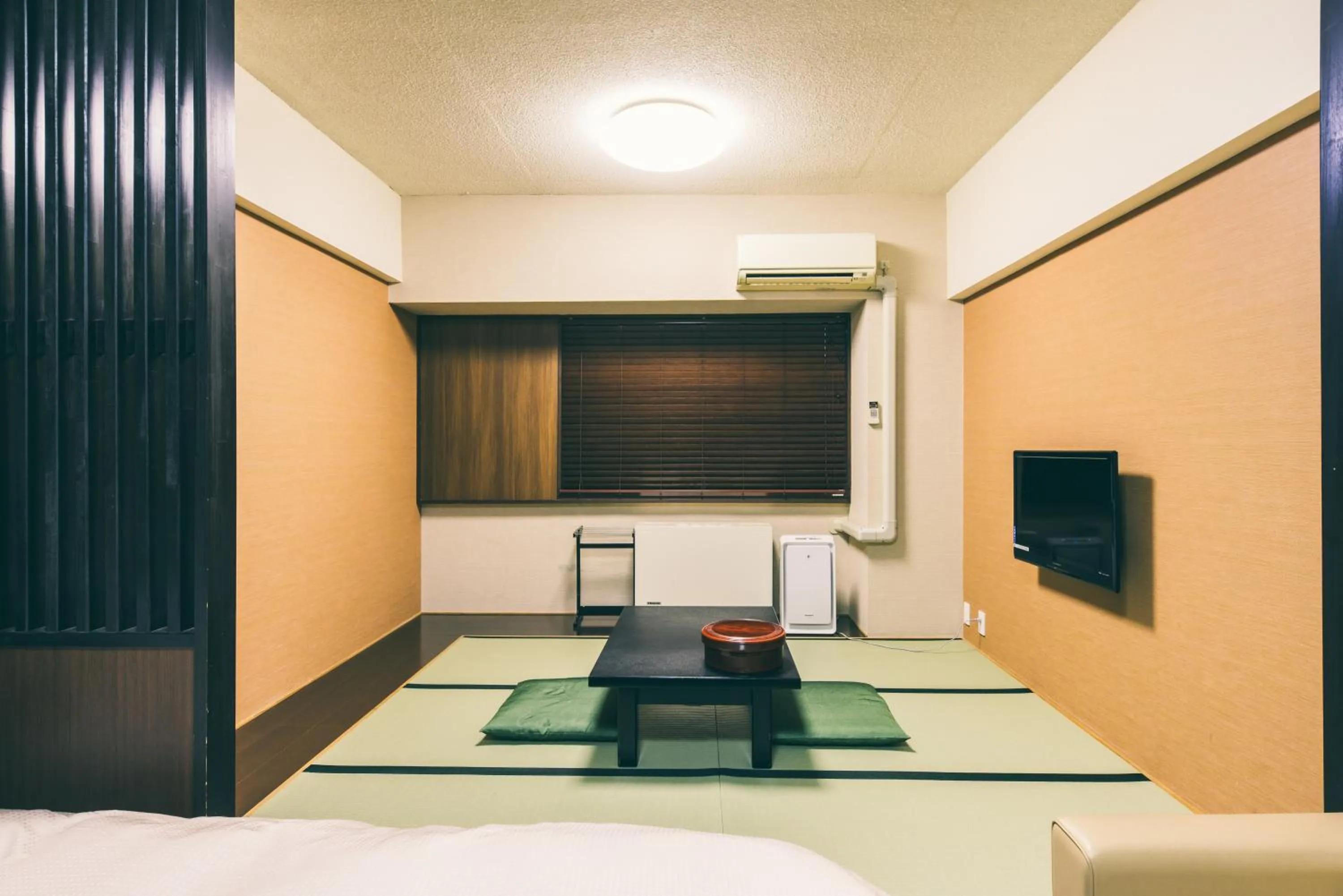 Living room, Bed in Hotel Alpen Blick