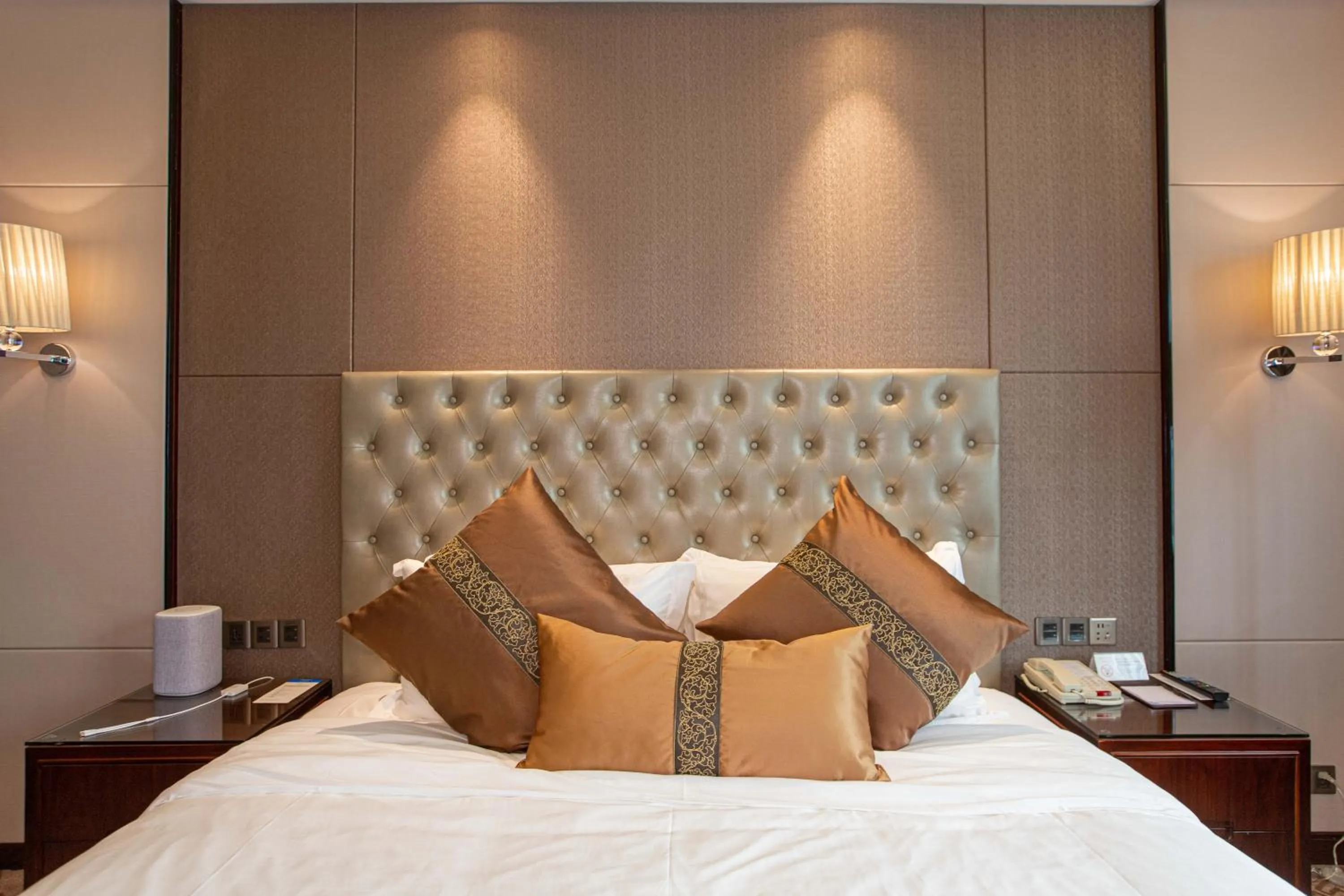 Bed in Wyndham Grand Plaza Royale Chenzhou