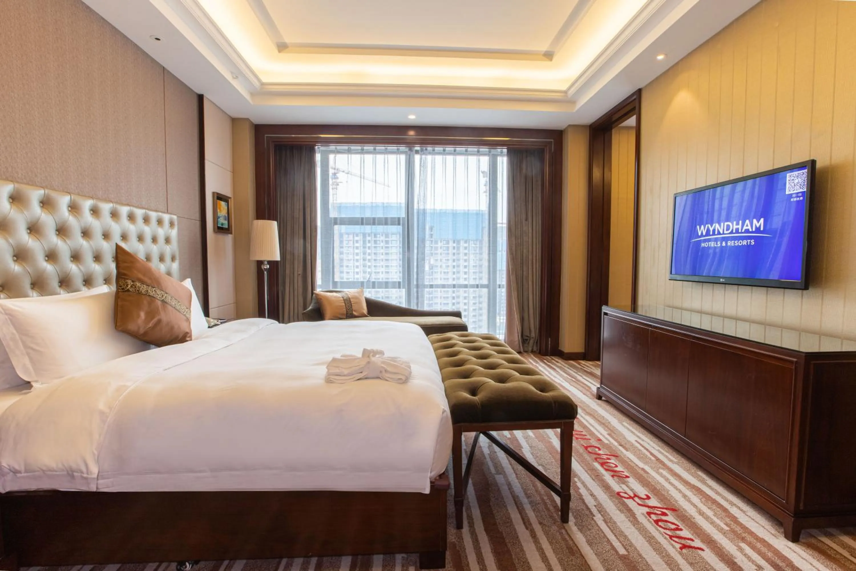 Bed in Wyndham Grand Plaza Royale Chenzhou