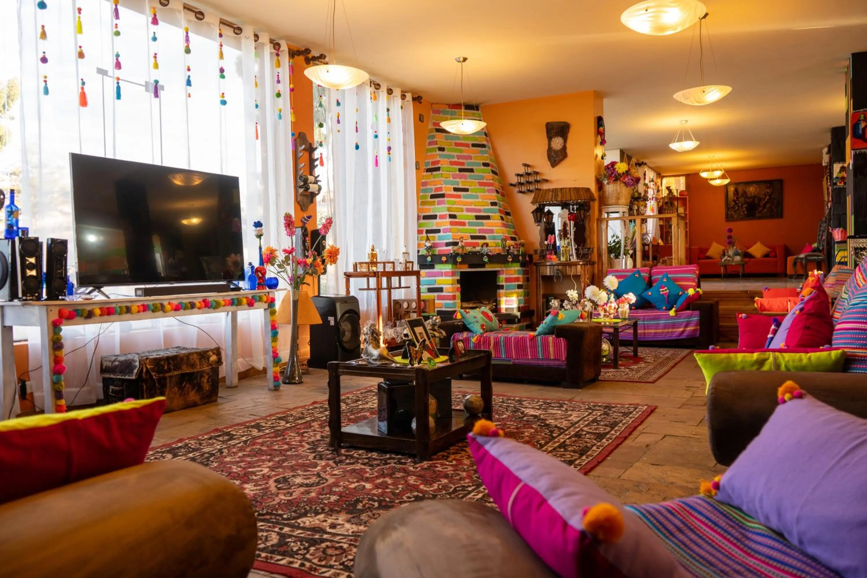 Communal lounge/ TV room in Hotel Pumakala