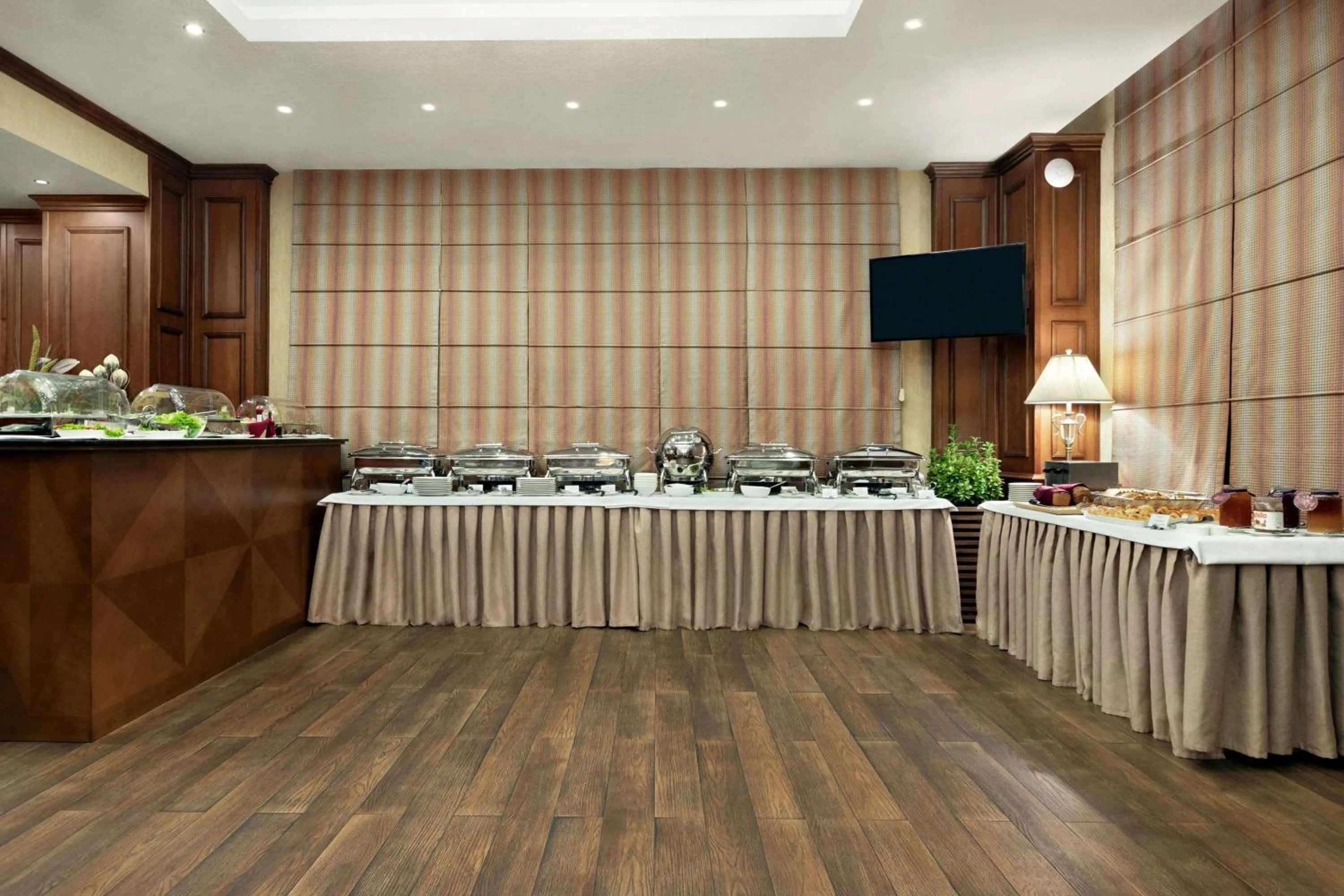 Restaurant/places to eat in Ramada by Wyndham Bishkek Centre