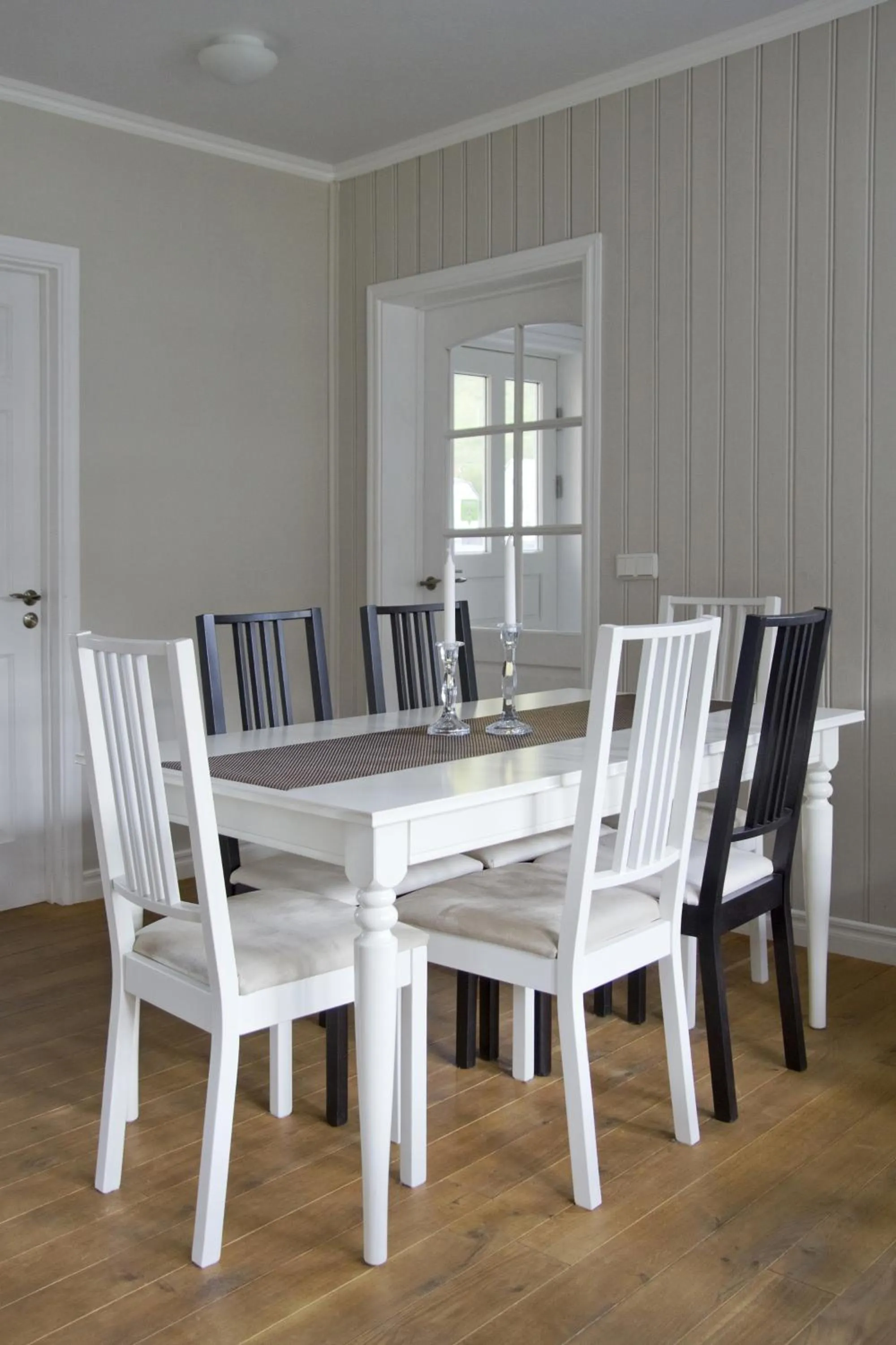 Dining area in Lónsleira Apartments