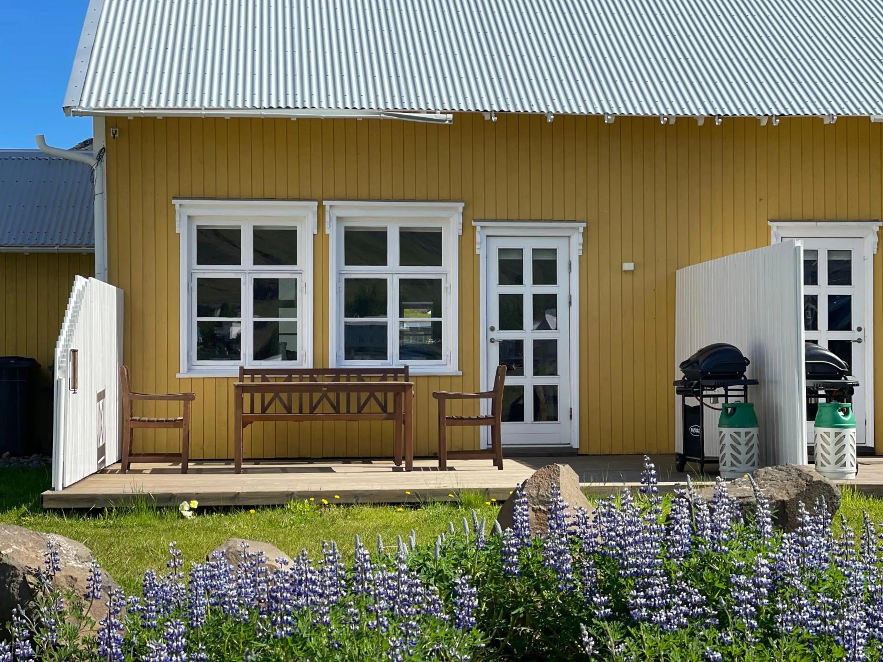 Spring in Lónsleira Apartments