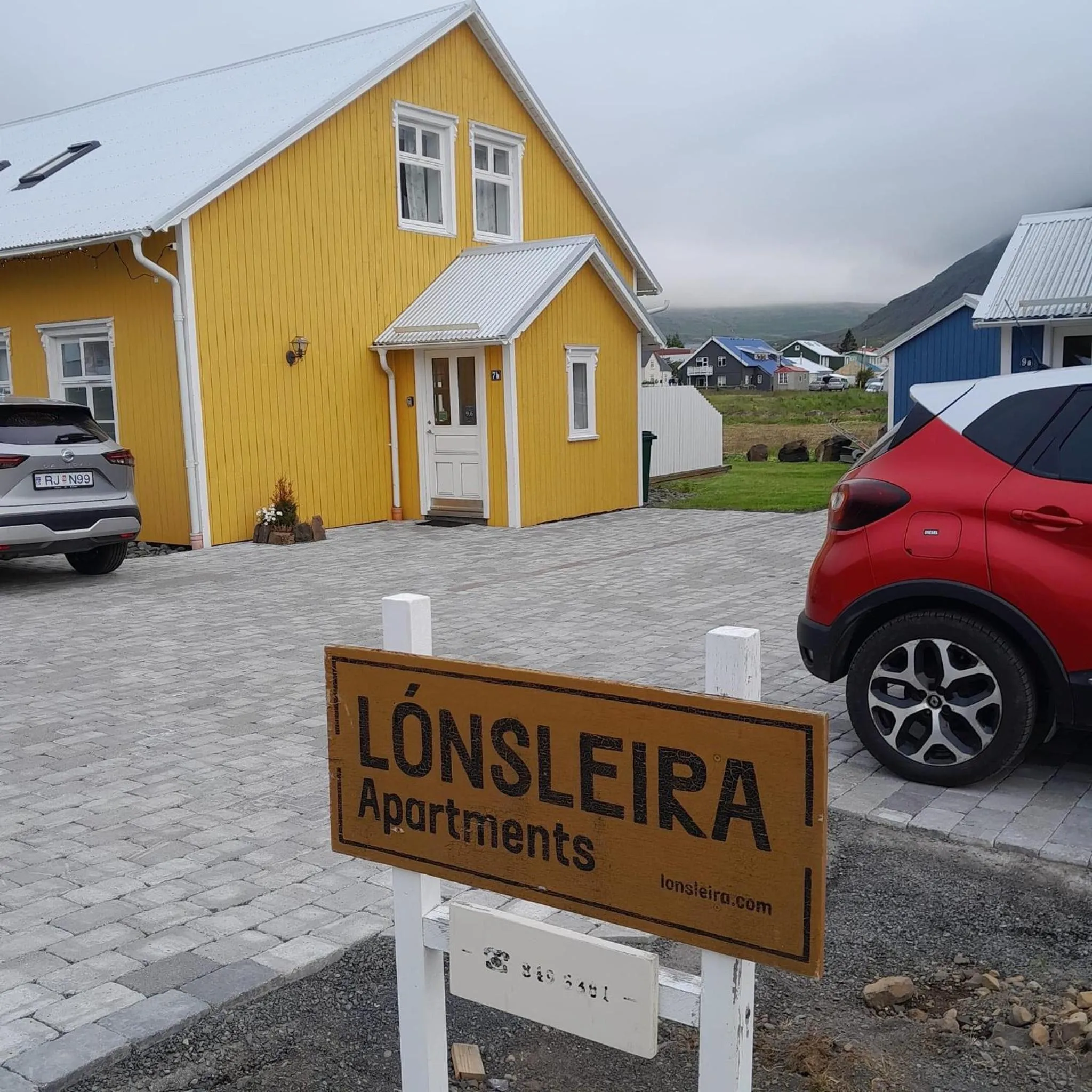 Property building in Lónsleira Apartments