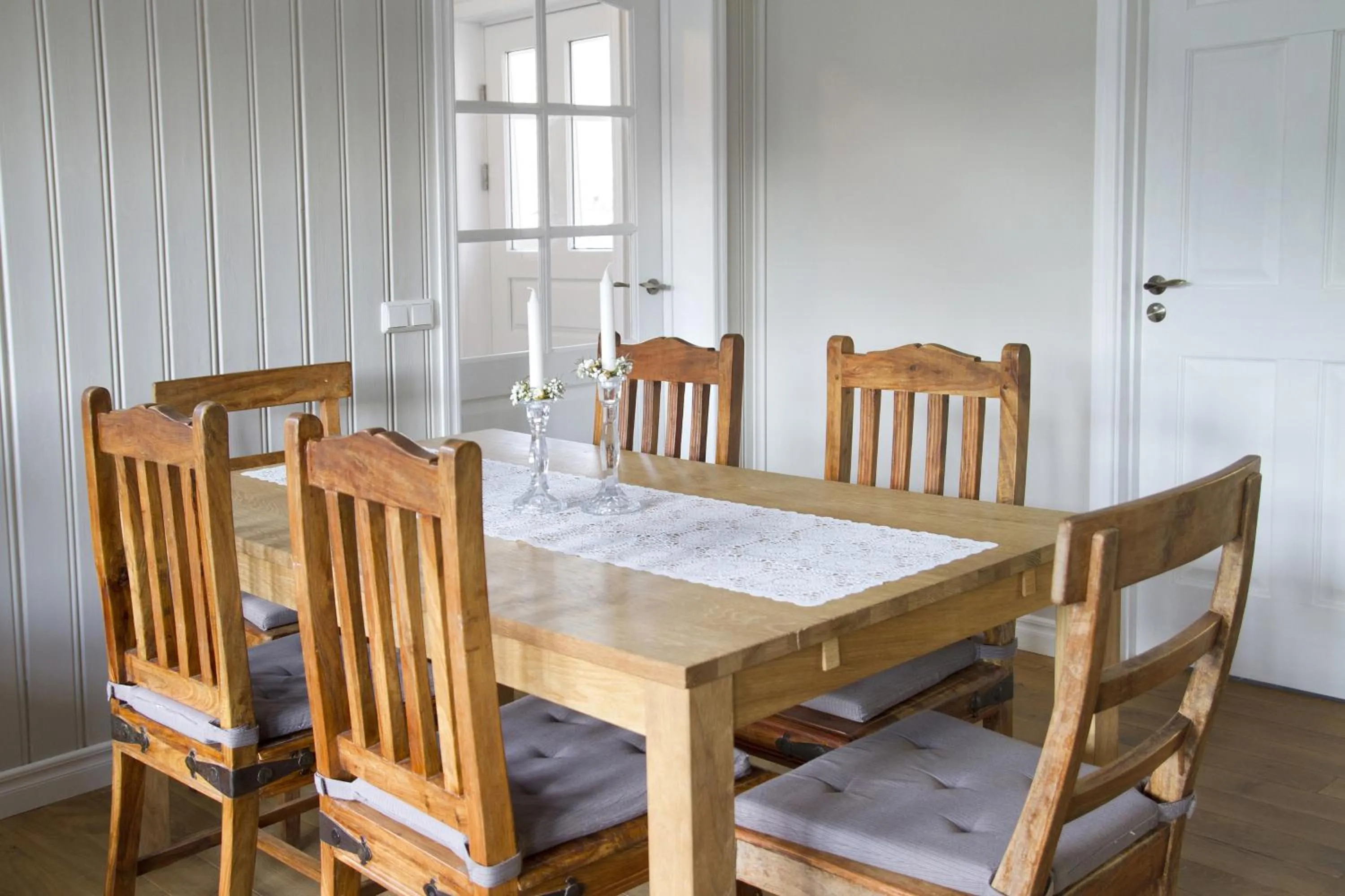 Dining area in Lónsleira Apartments