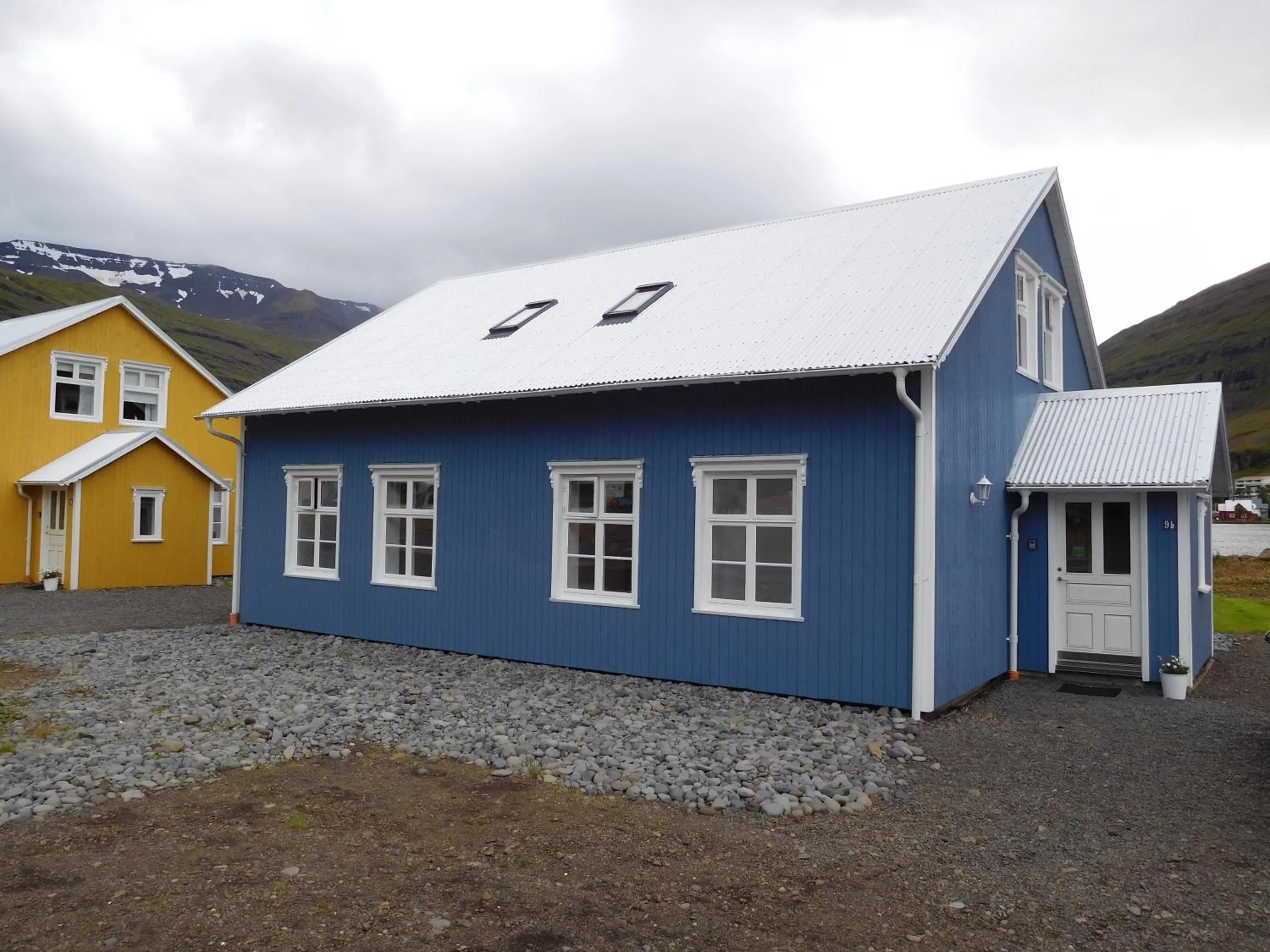 Property building in Lónsleira Apartments