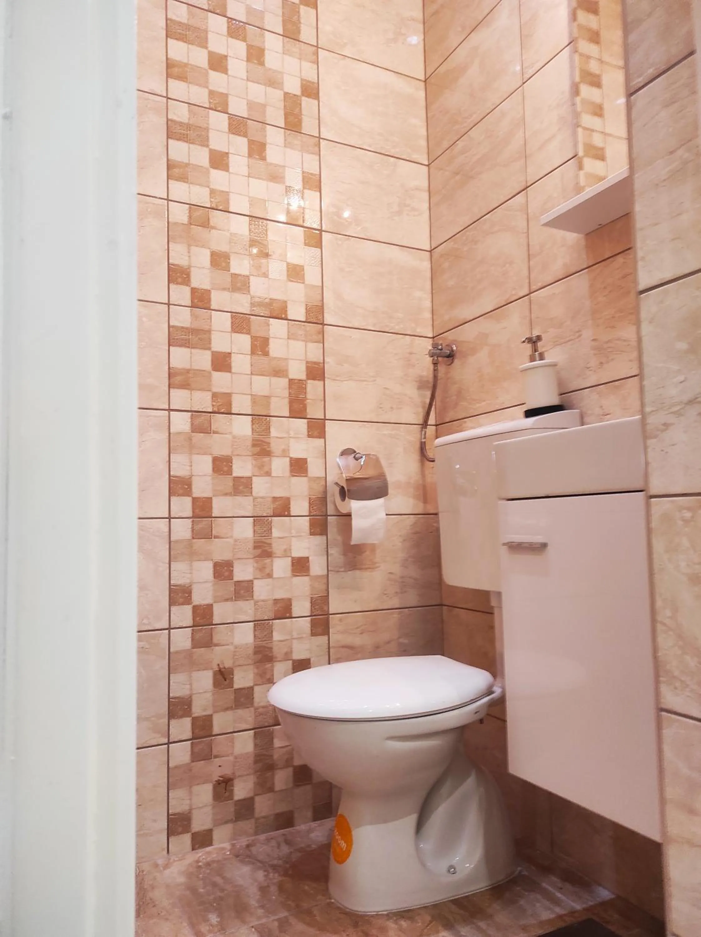 Toilet in Garden House Apartment
