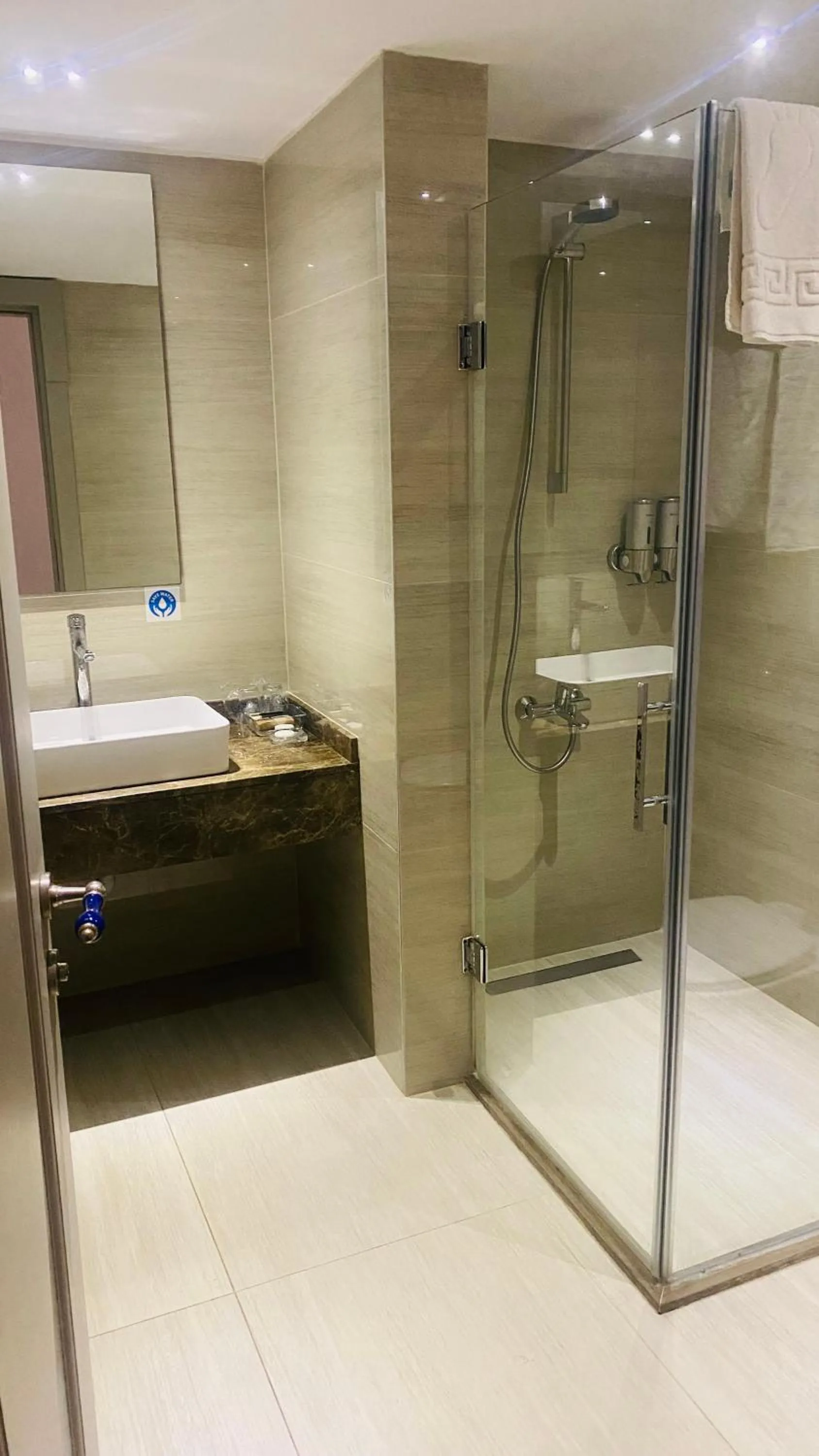 Shower in Faros Hotel Old City - Special Category