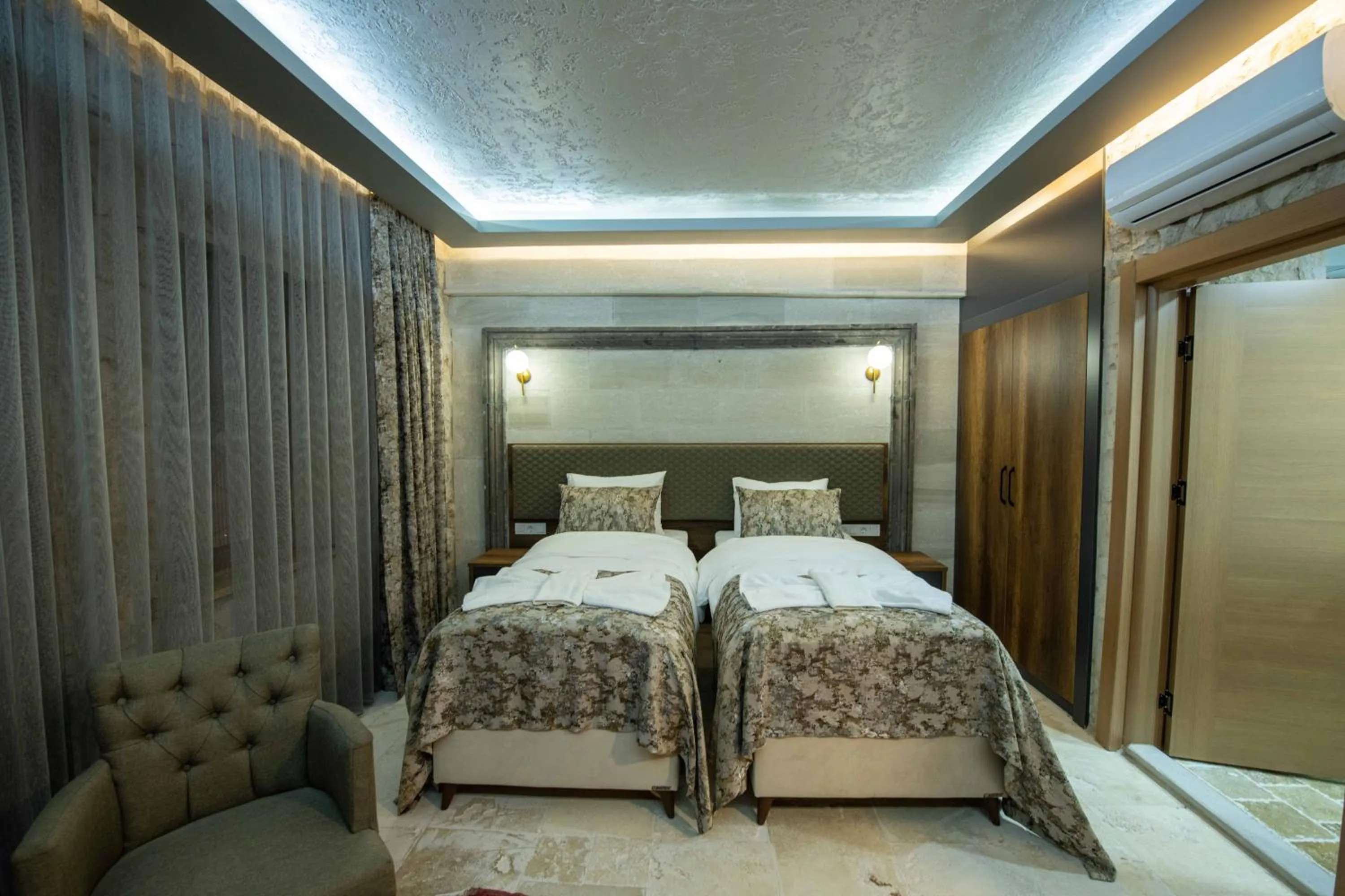 Bed in Ahiyan Hotel