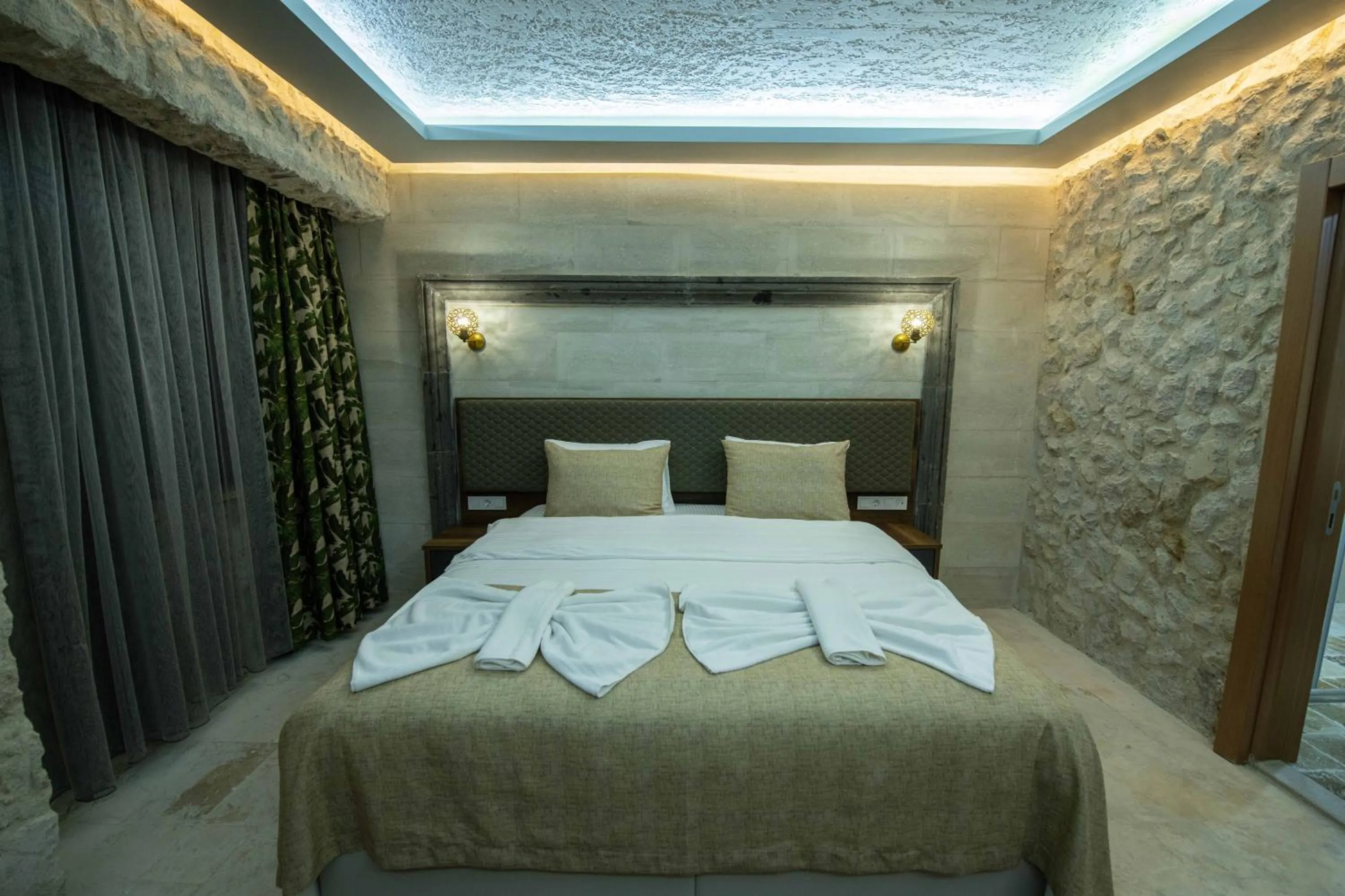 Bed in Ahiyan Hotel
