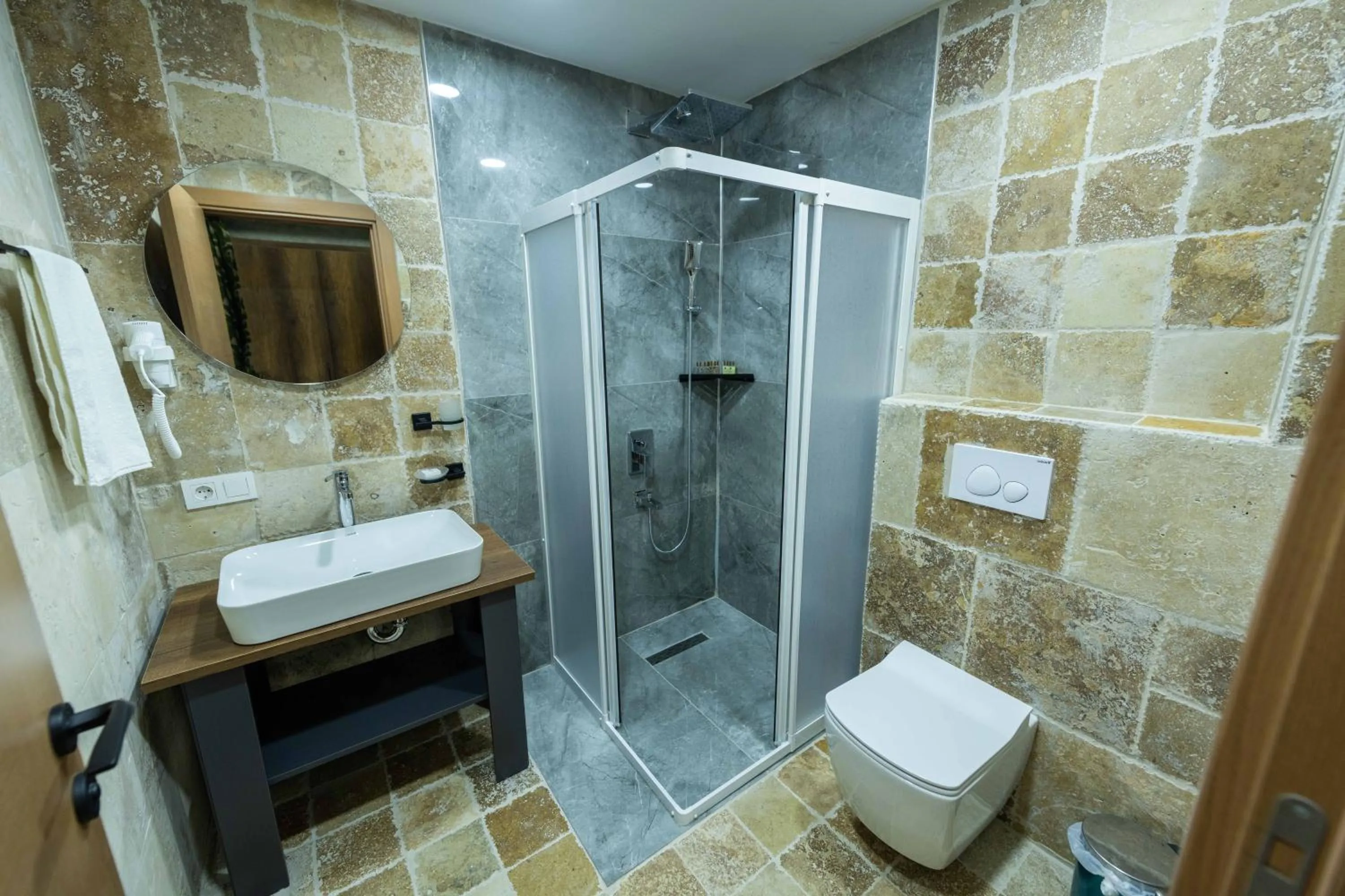 Bathroom in Ahiyan Hotel