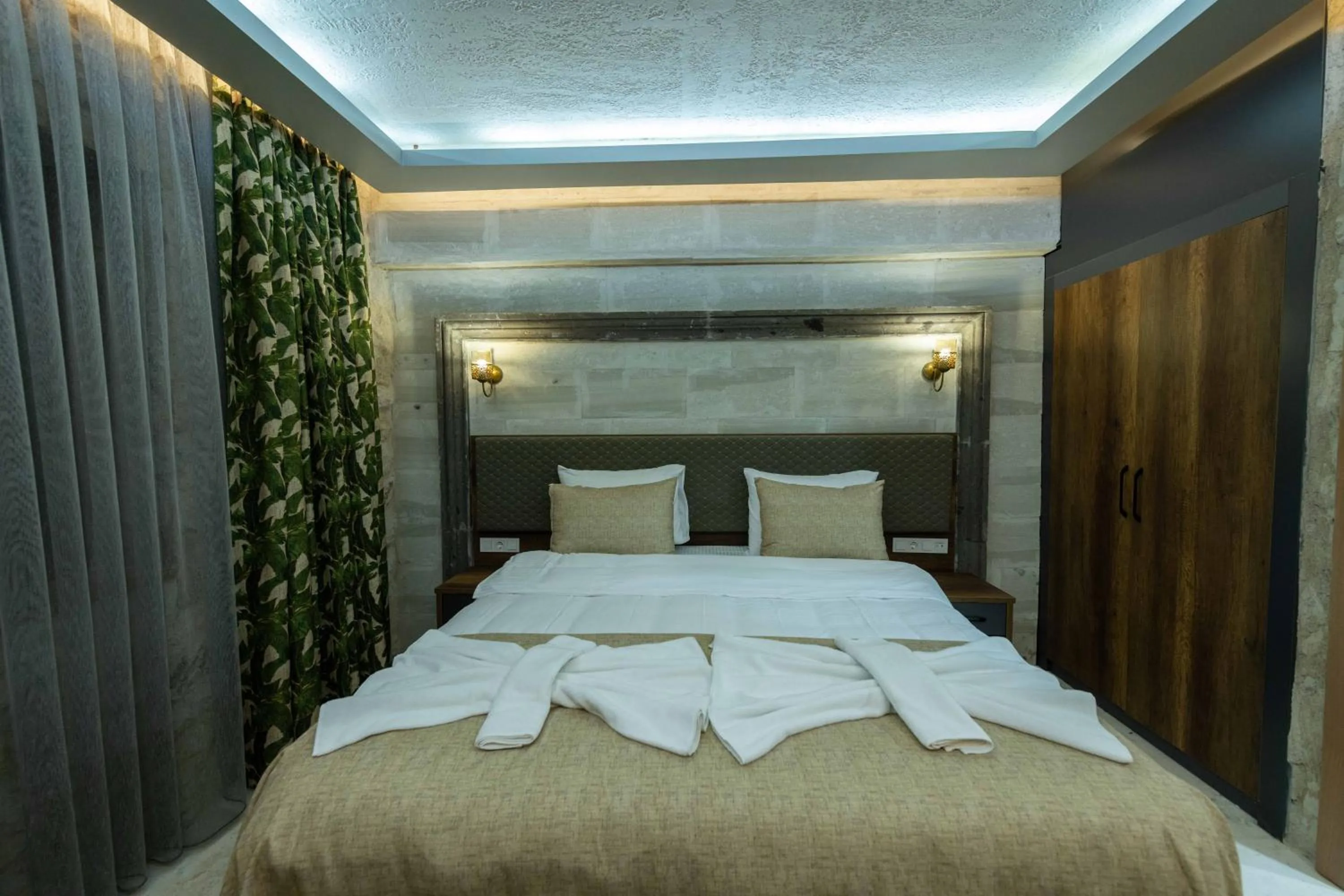 Bed in Ahiyan Hotel