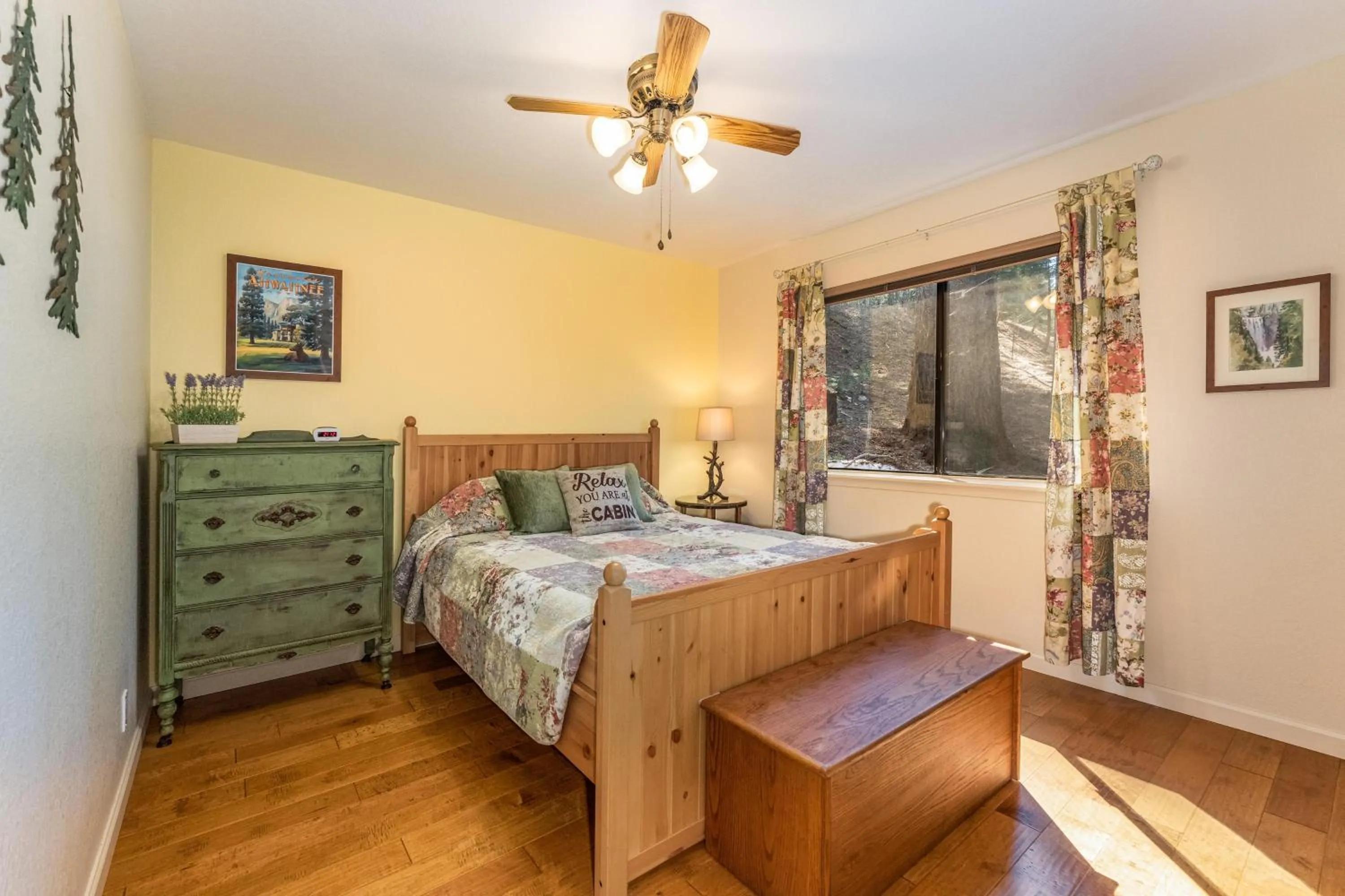 Bed in Yosemite Rendezvous