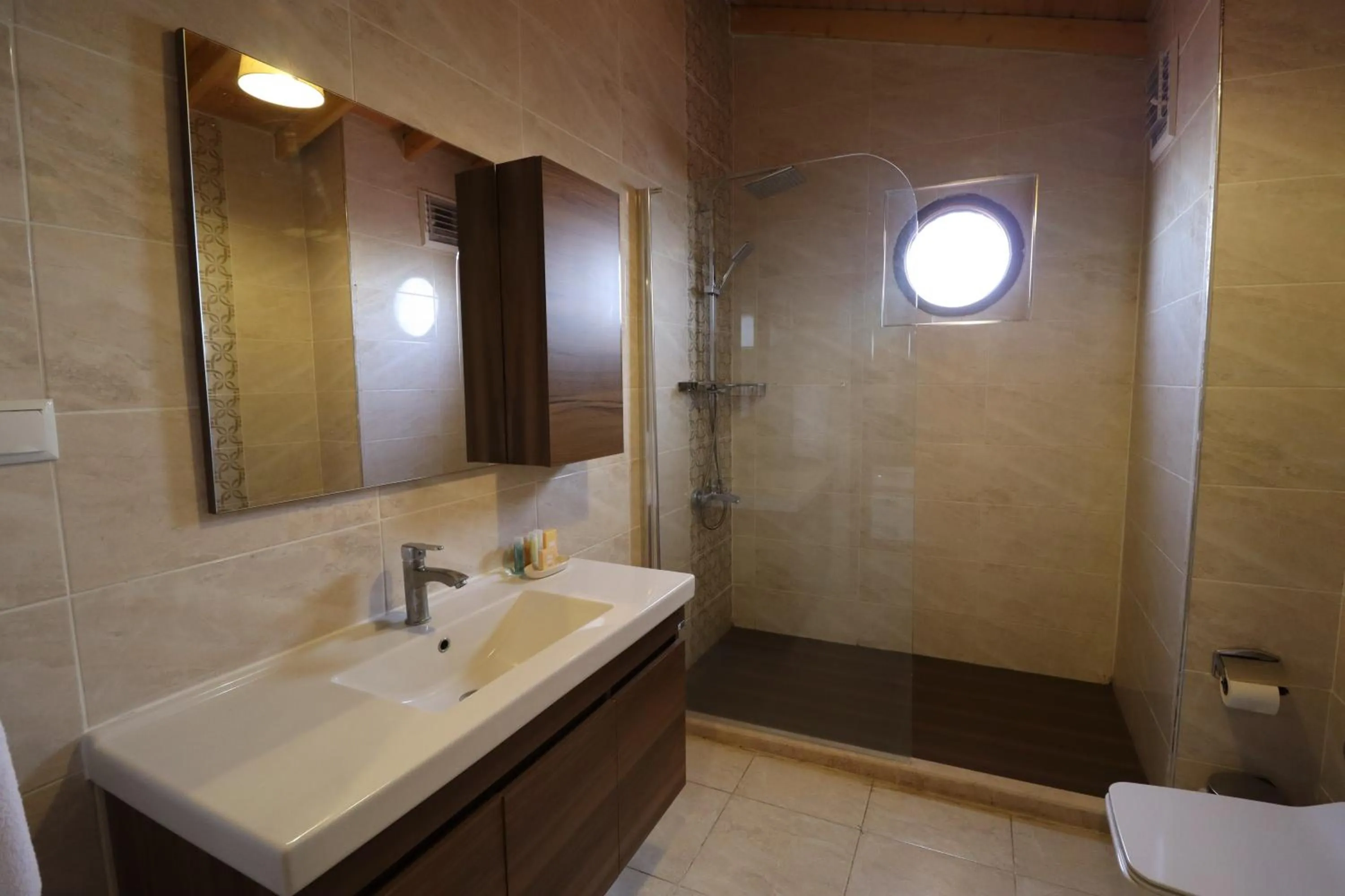 Bathroom in Dessera Vineyards Hotel