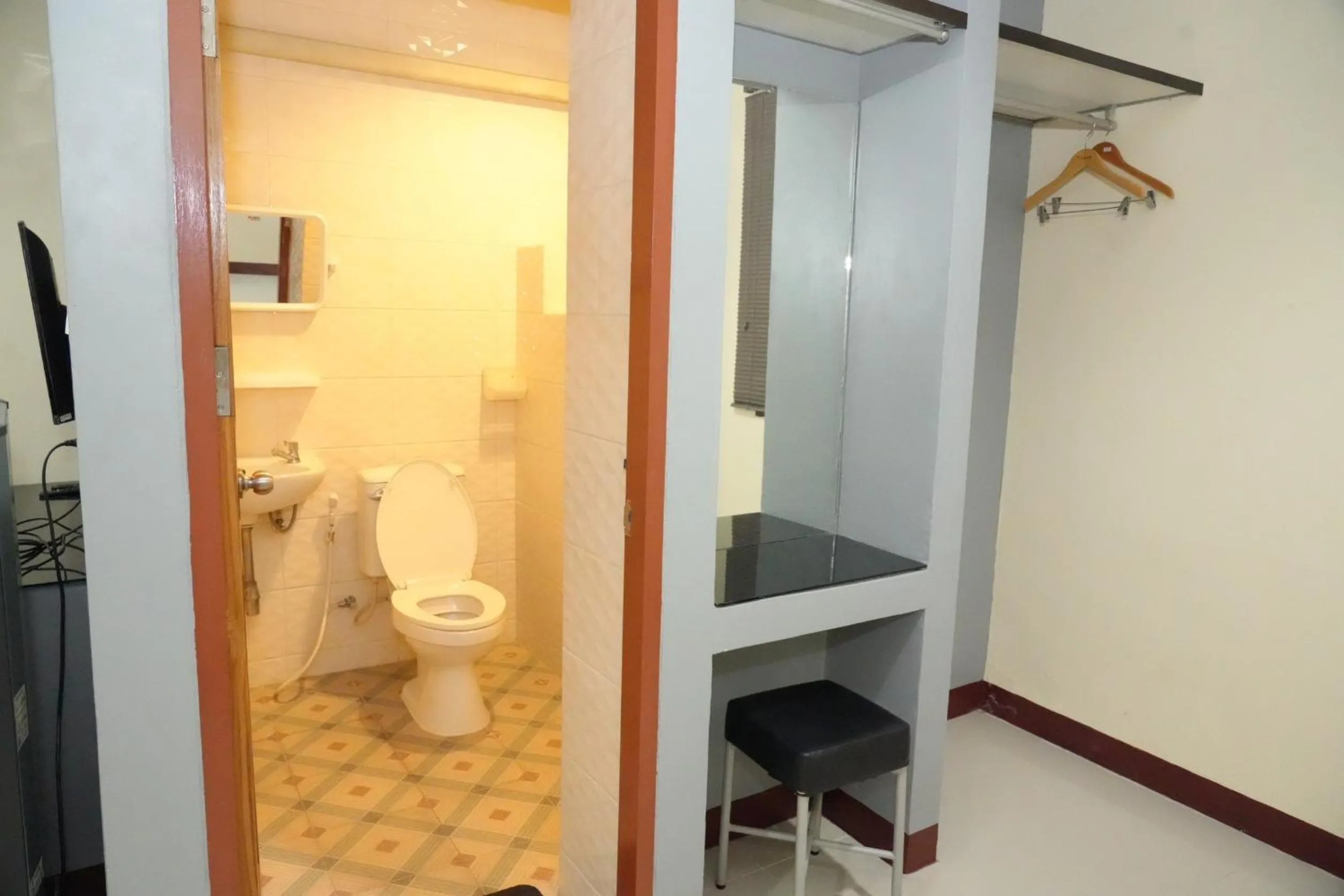 Shower in Bkk39 Airport hotel