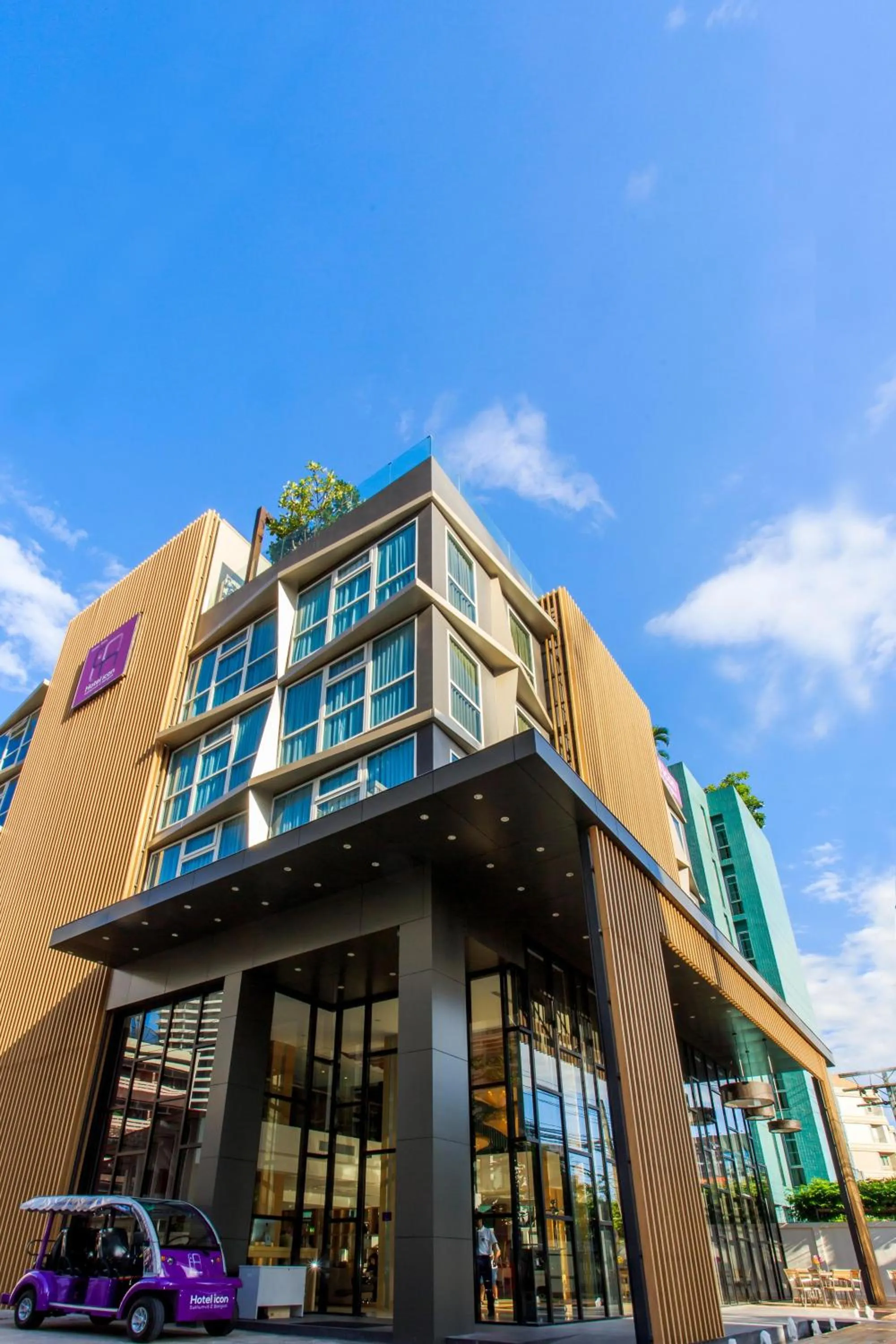 Facade/entrance in Hotel Icon Bangkok Sukhumvit 2