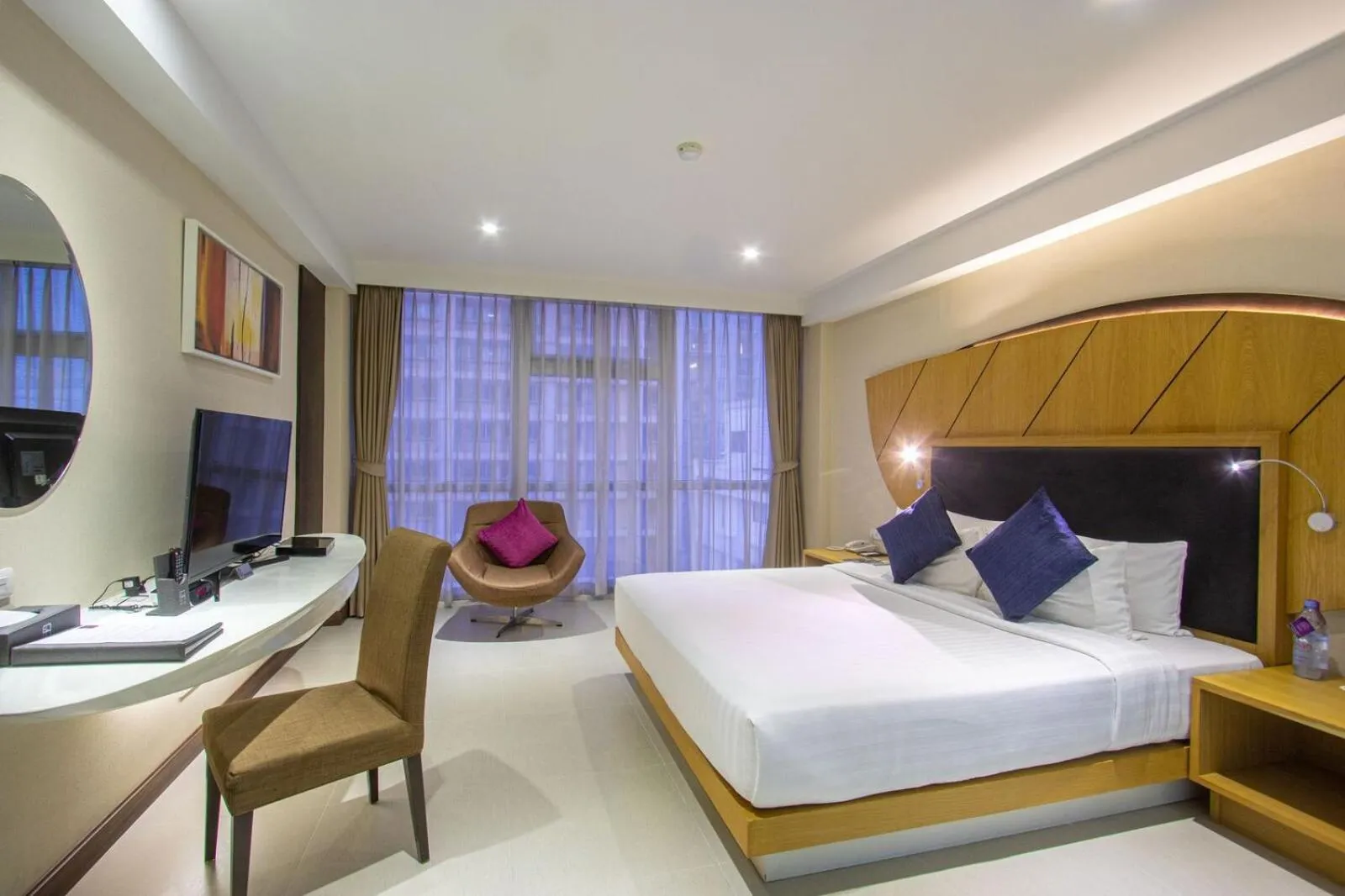Photo of the whole room, Bed in Hotel Icon Bangkok Sukhumvit 2