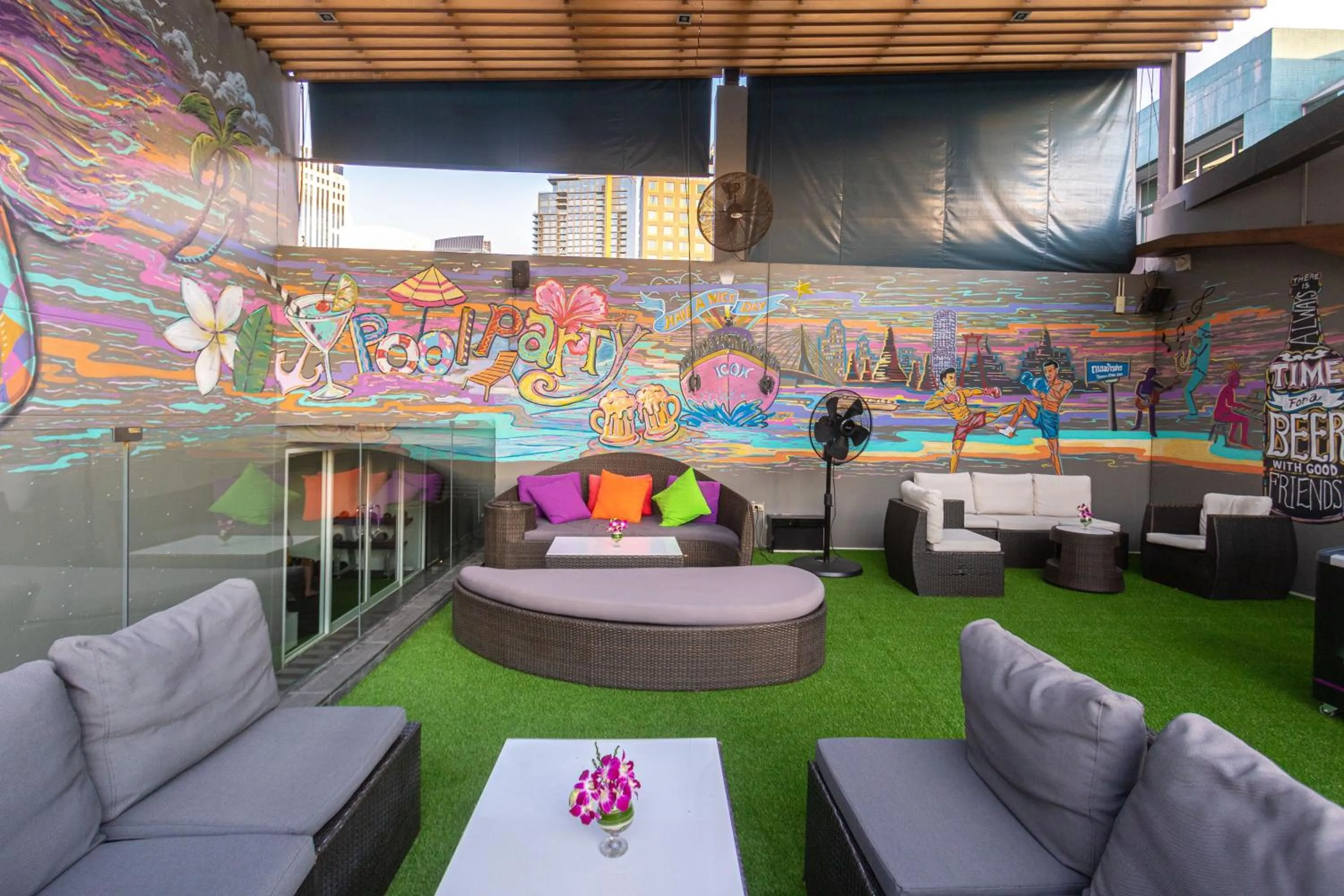 Lounge or bar in Hotel Icon Bangkok Sukhumvit 2