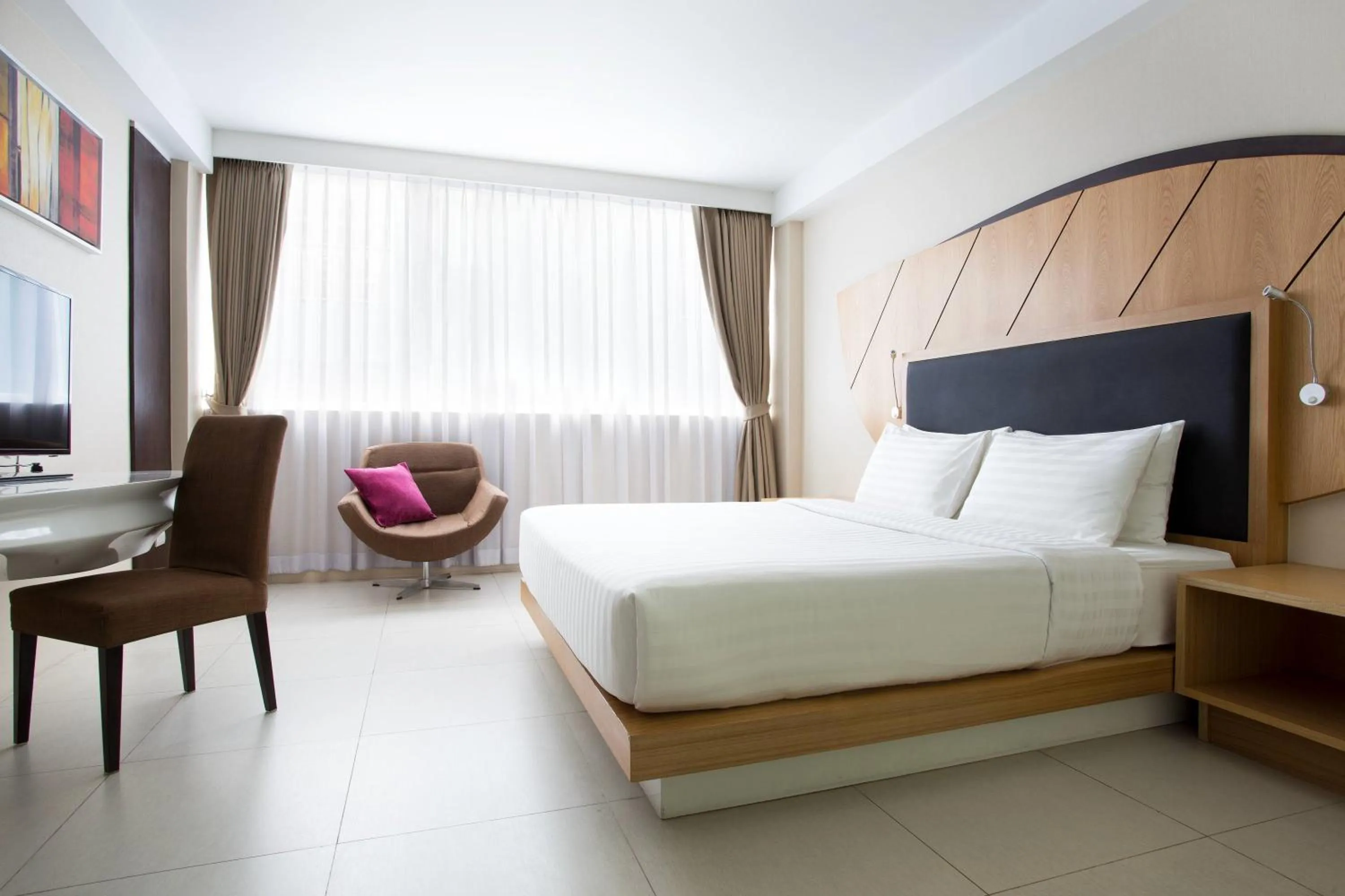 Photo of the whole room, Bed in Hotel Icon Bangkok Sukhumvit 2