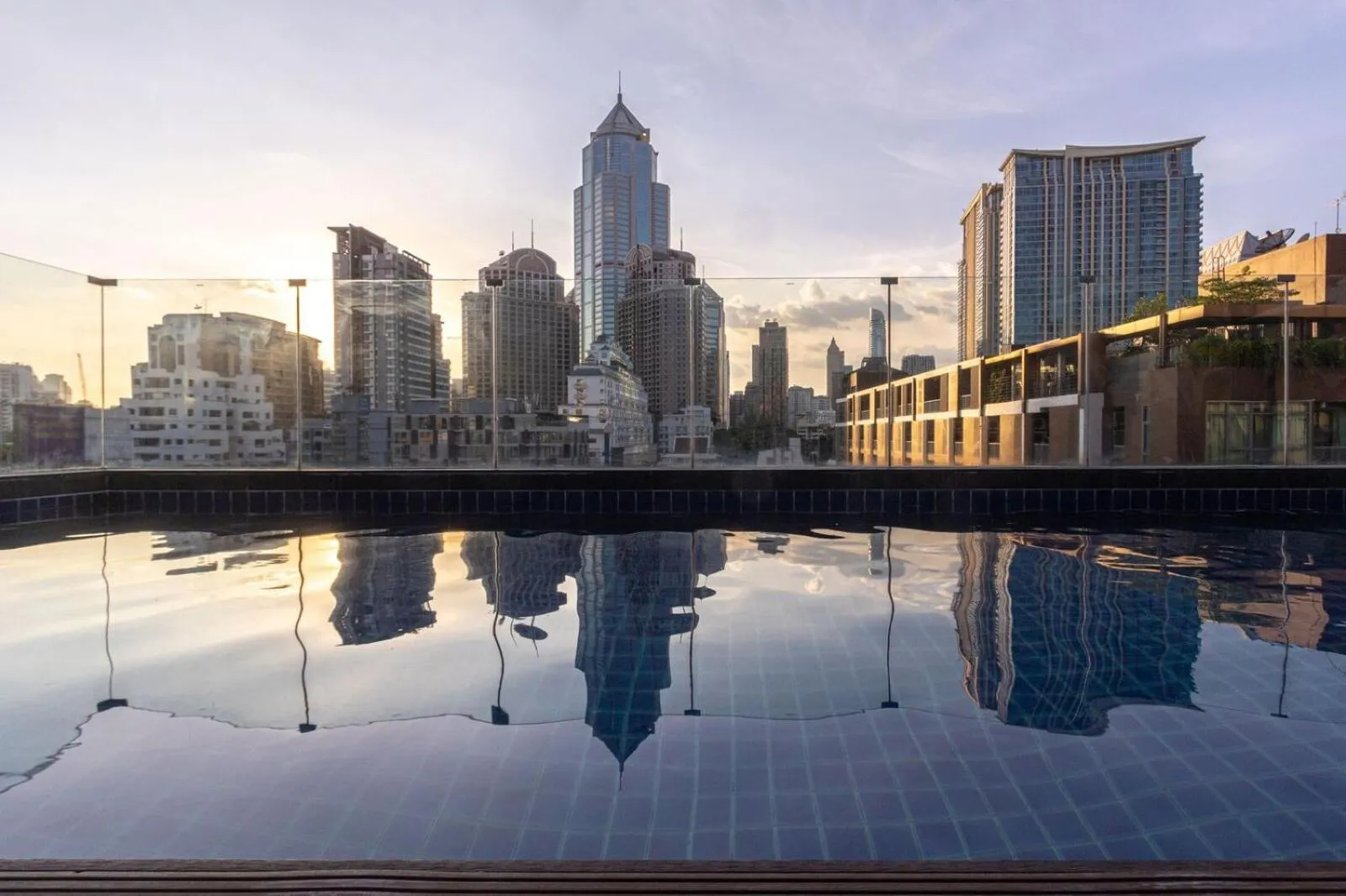 Swimming pool in Hotel Icon Bangkok Sukhumvit 2