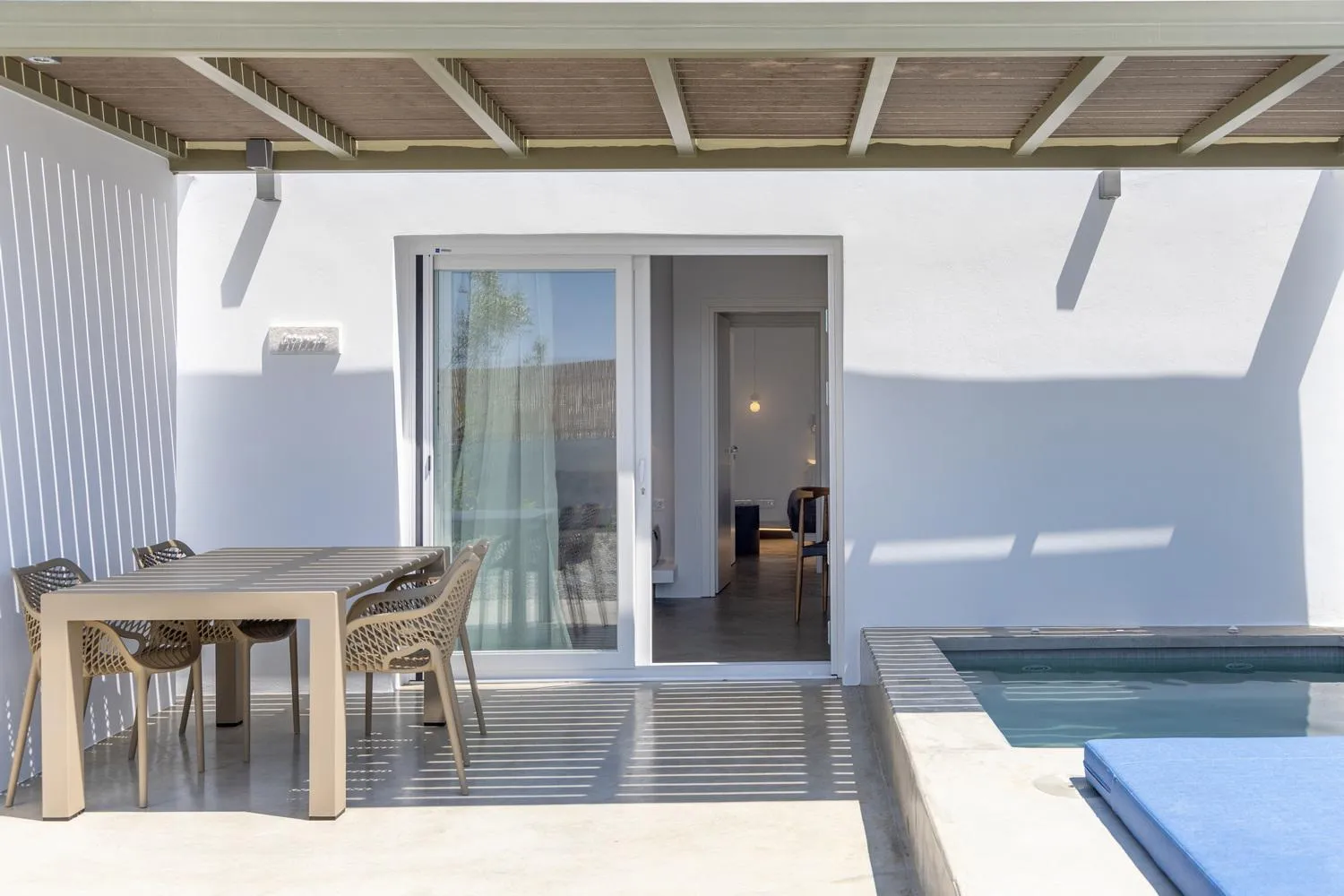 Patio in White Holidays Project