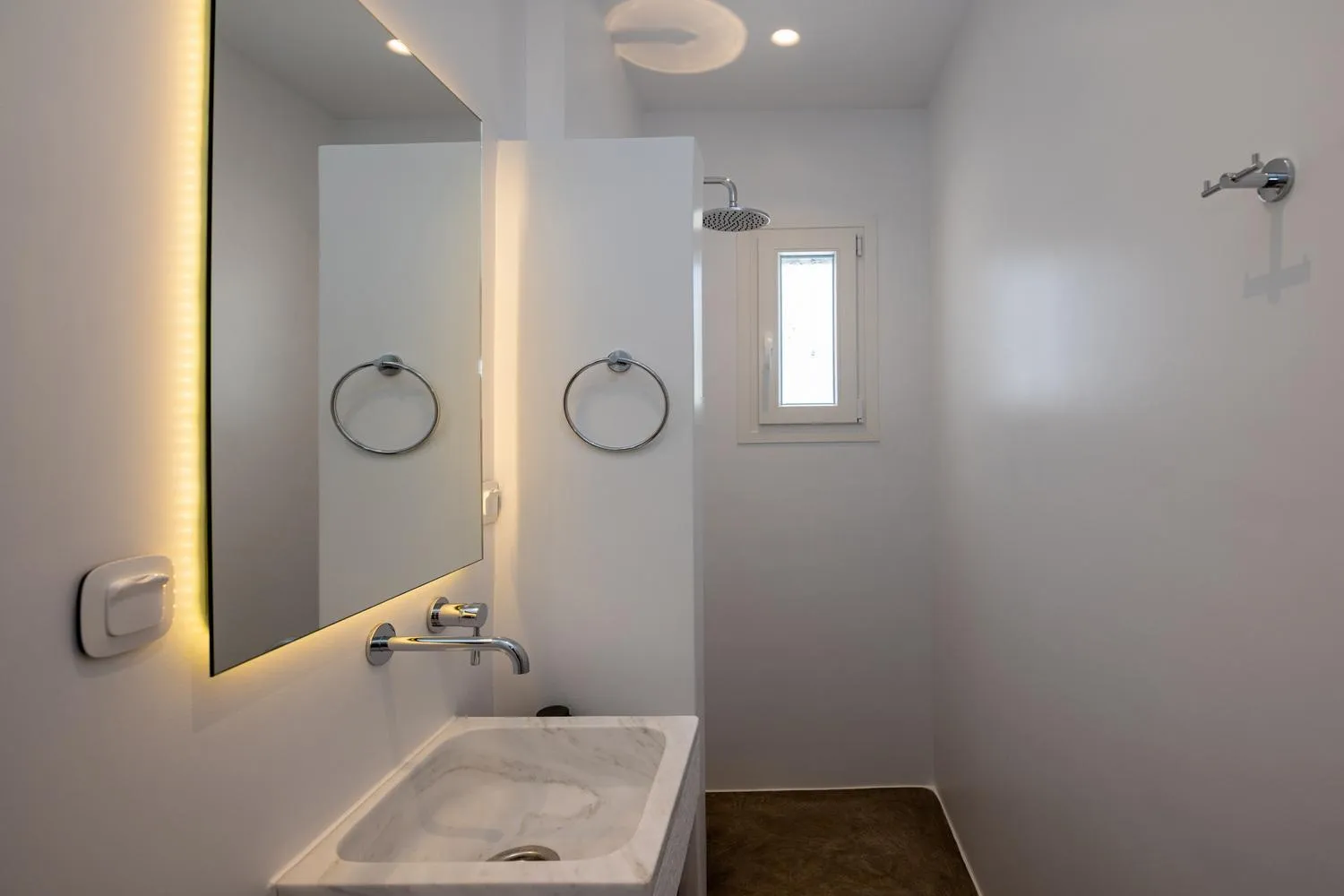 Bathroom in White Holidays Project