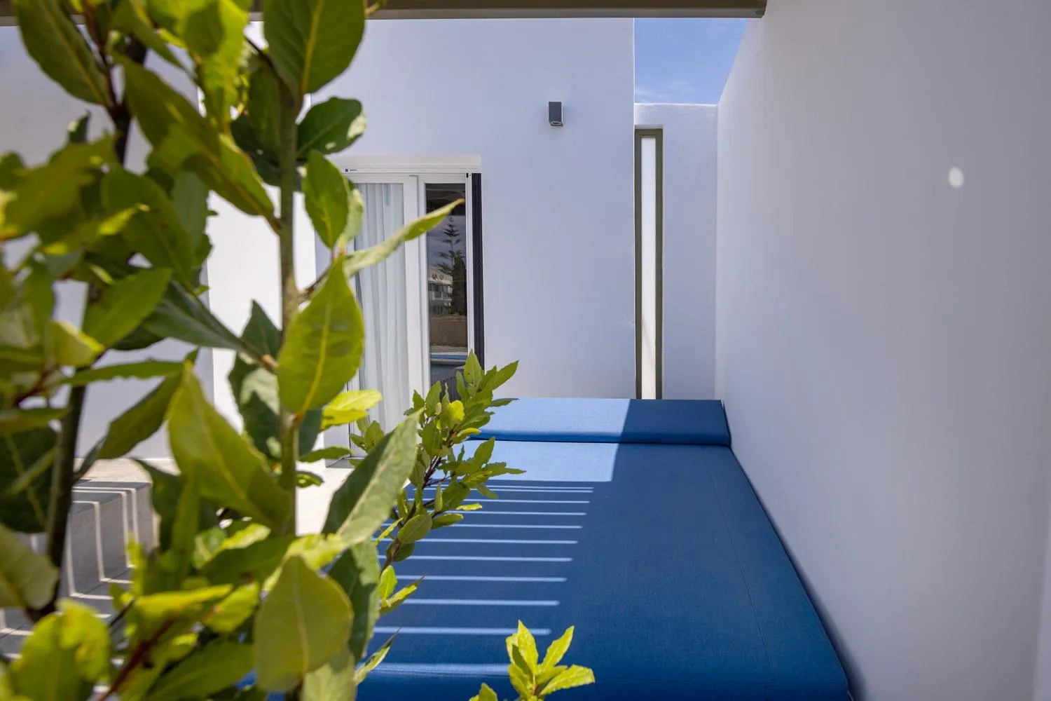 Patio in White Holidays Project