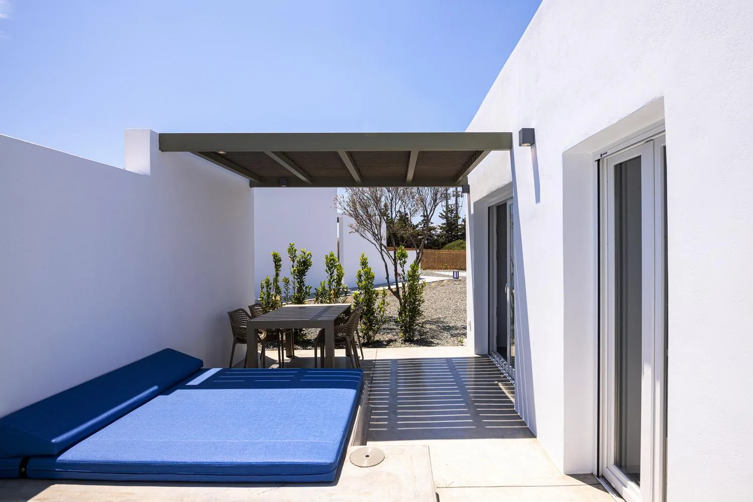 Patio in White Holidays Project