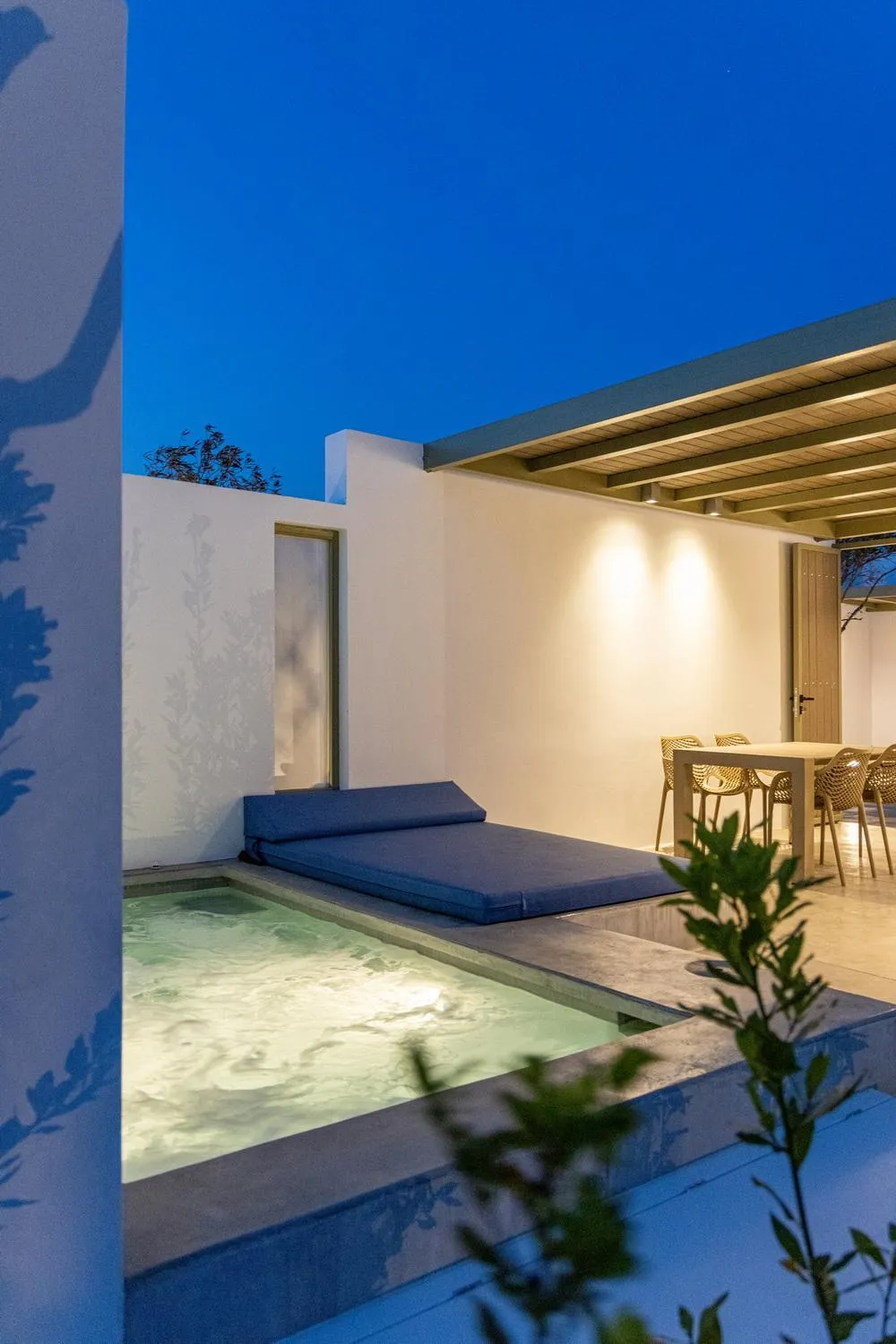 Patio in White Holidays Project