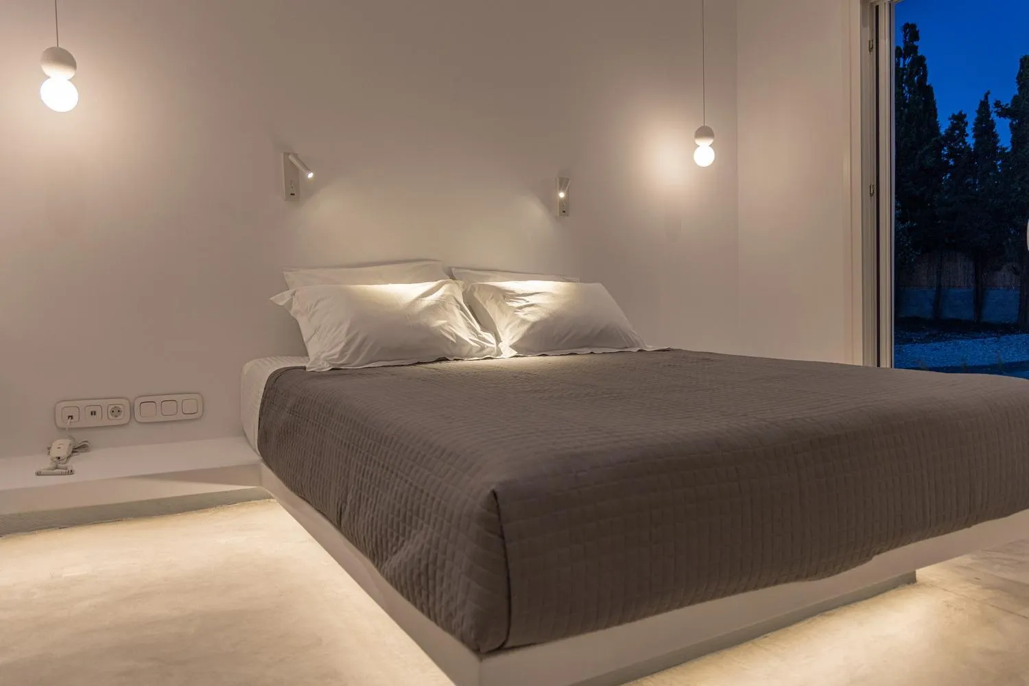 Bed in White Holidays Project