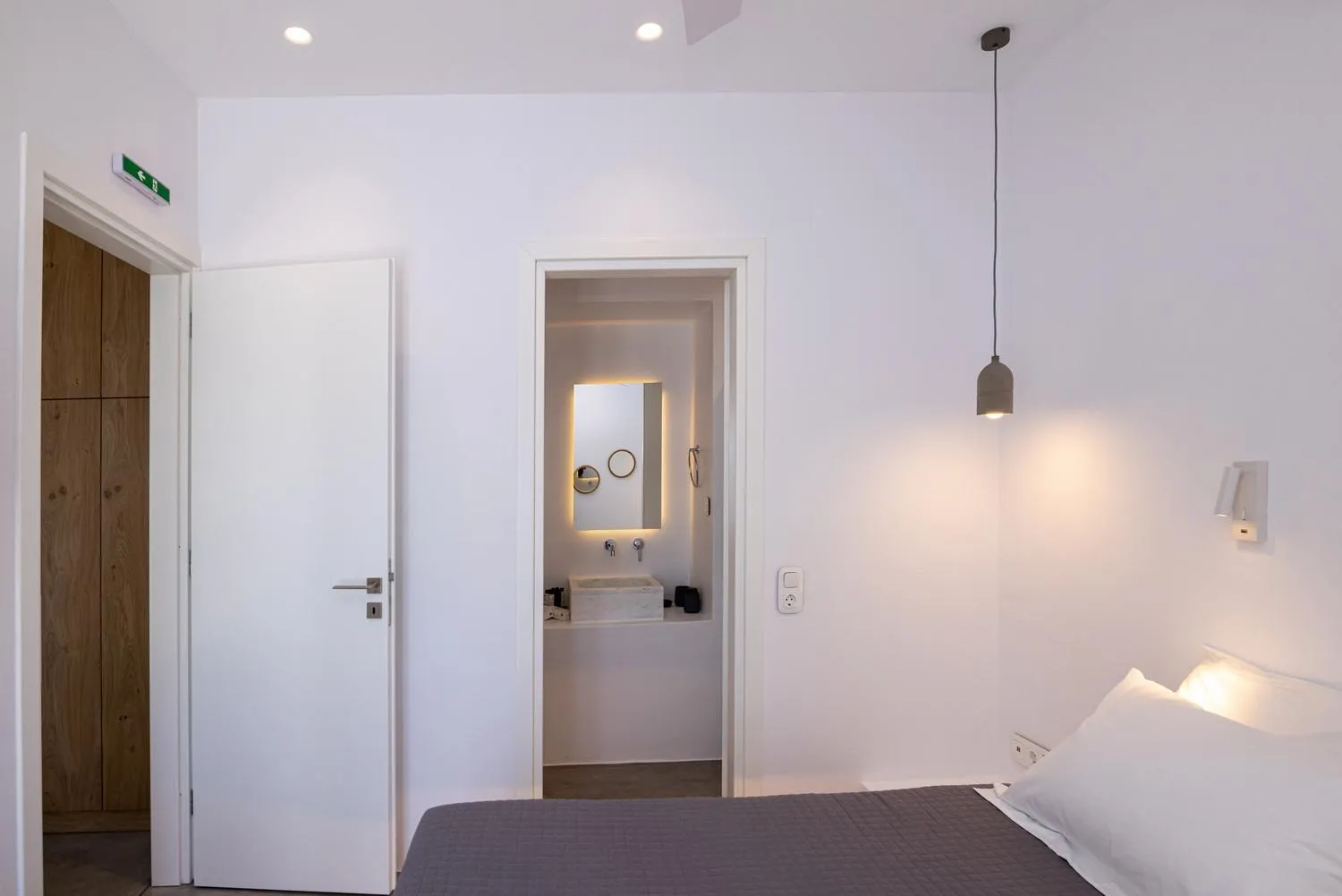 Photo of the whole room, Bed in White Holidays Project