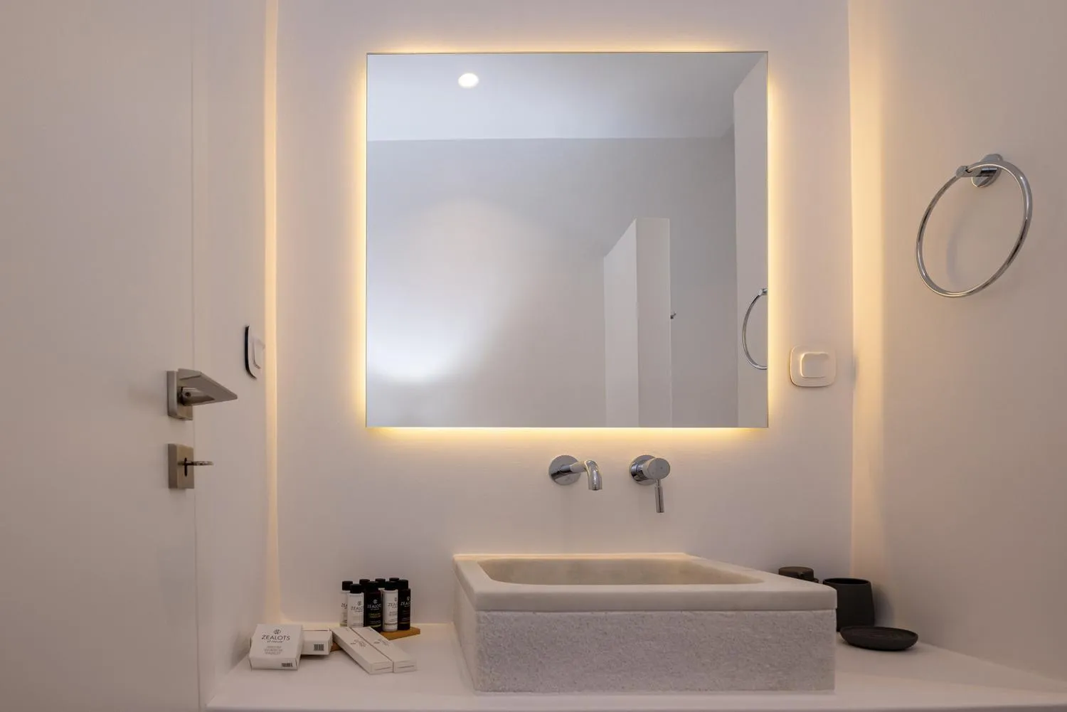 Bathroom in White Holidays Project